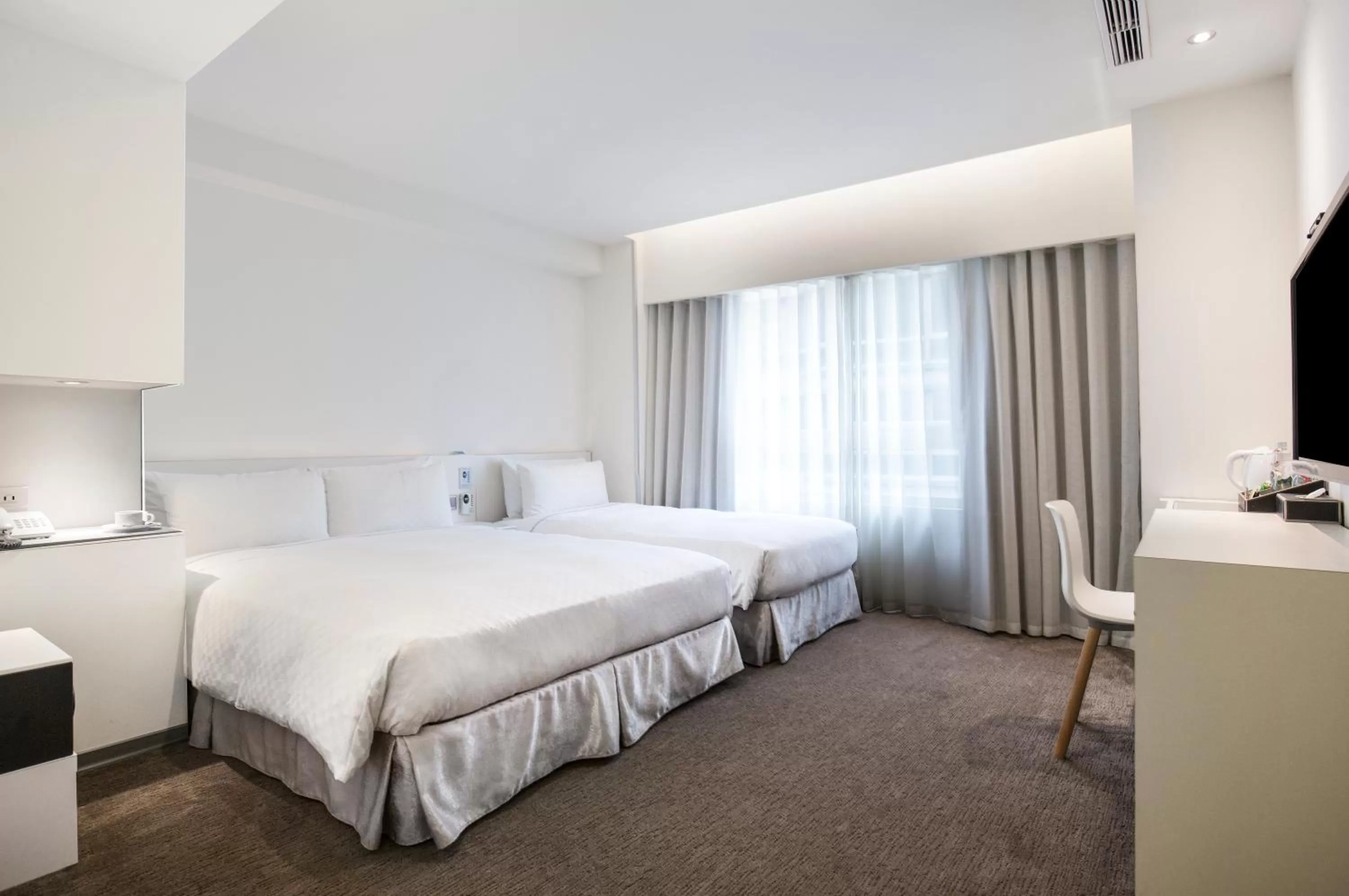 Photo of the whole room, Bed in CityInn Hotel Taipei Station Branch II