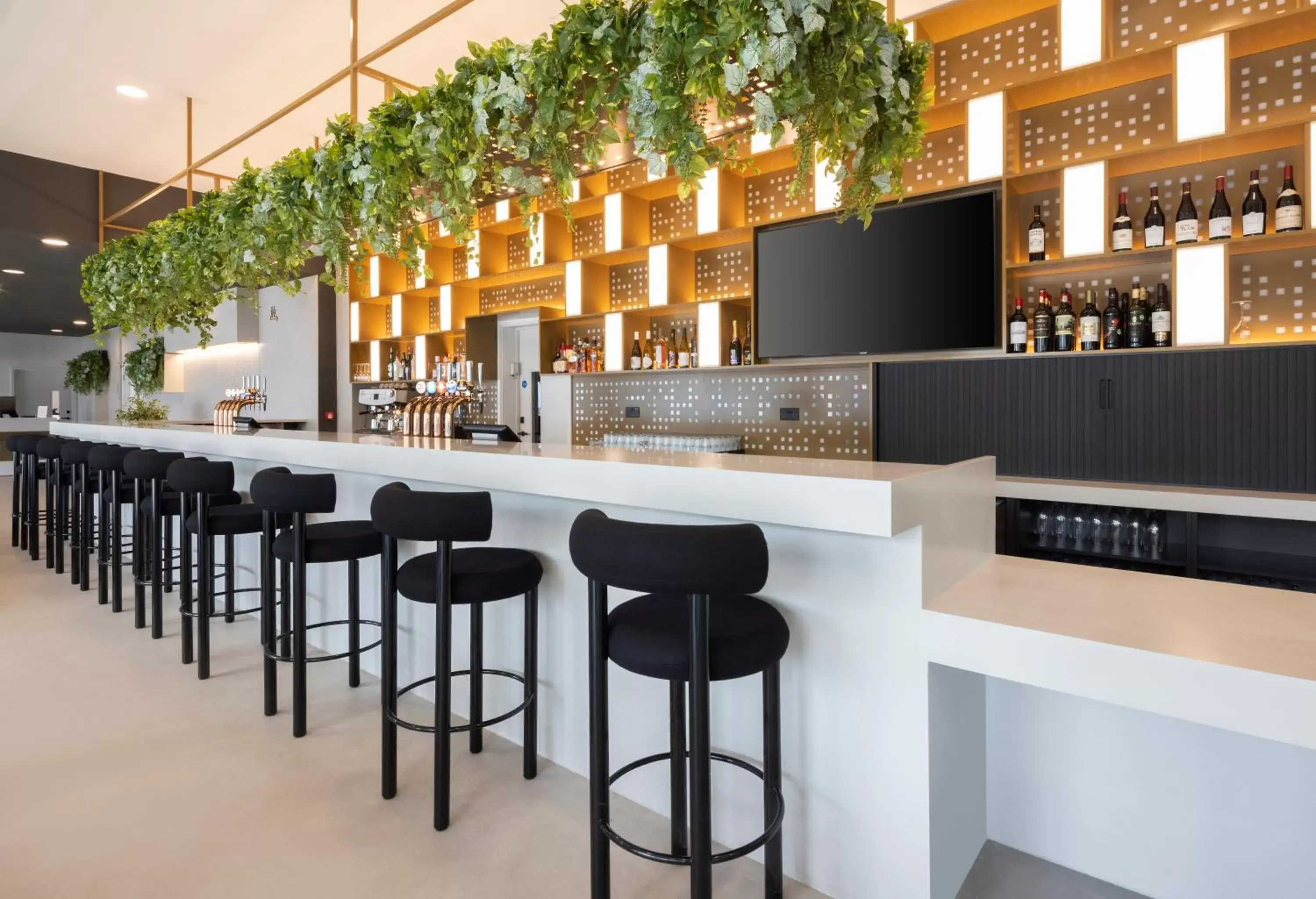 Lounge or bar in Leonardo Hotel Manchester Piccadilly Lounge or bar in Leonardo Hotel Manchester Piccadilly