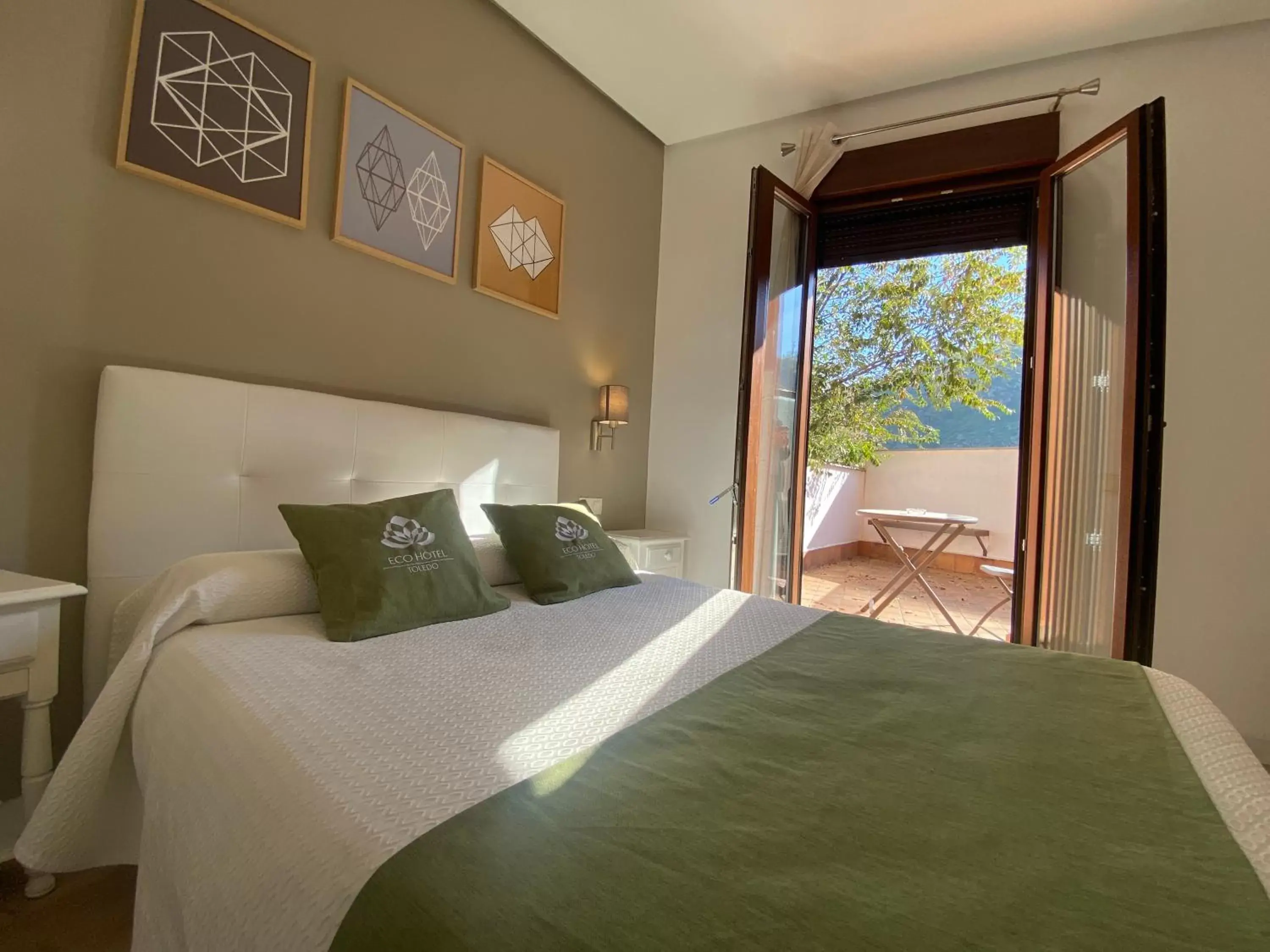 Double Room with Terrace in Eco Hotel Toledo Double Room with Terrace in Eco Hotel Toledo