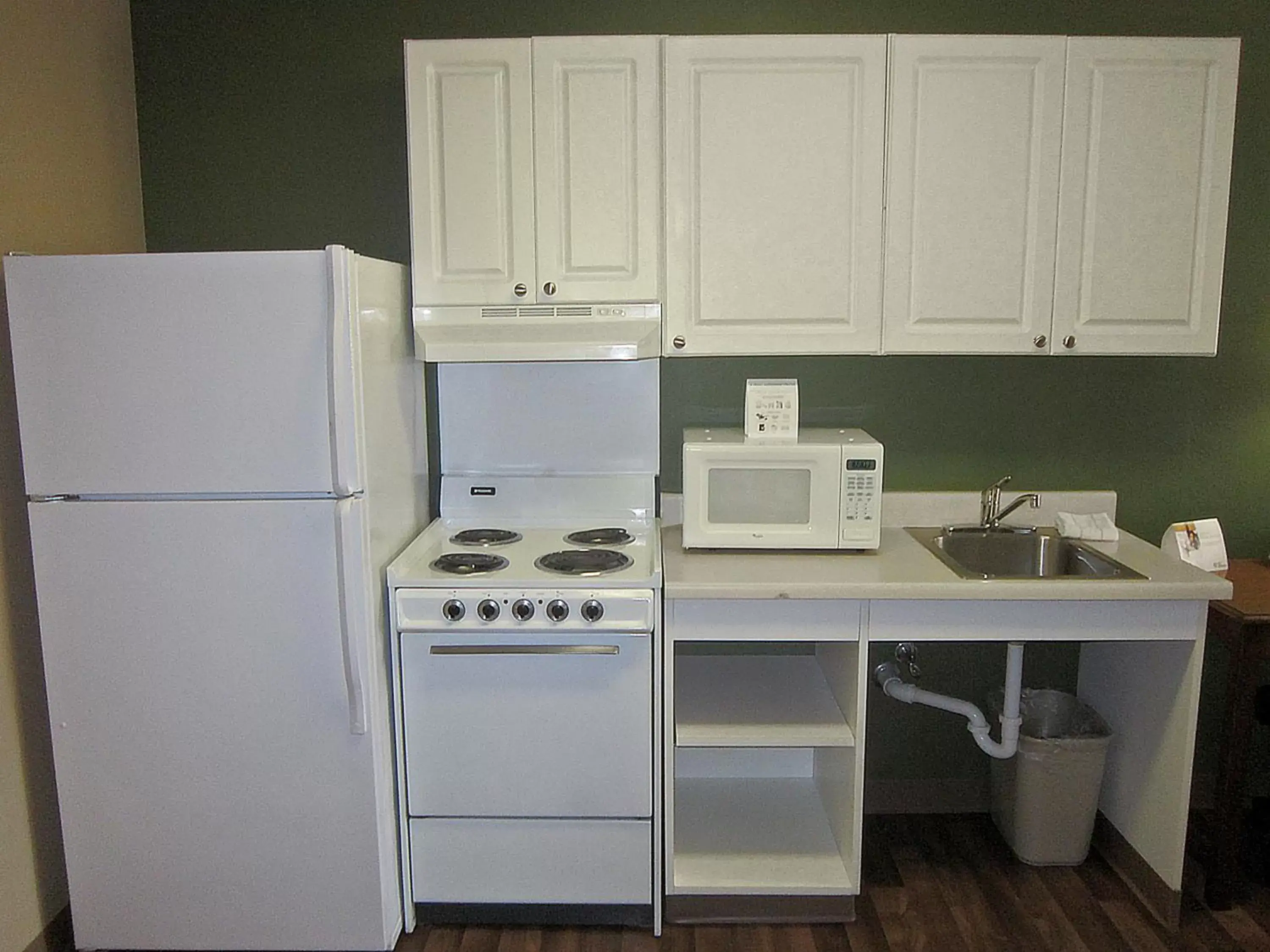 Kitchen or kitchenette, Kitchen/Kitchenette in Extended Stay America Suites - Fayetteville - Cross Creek Mall