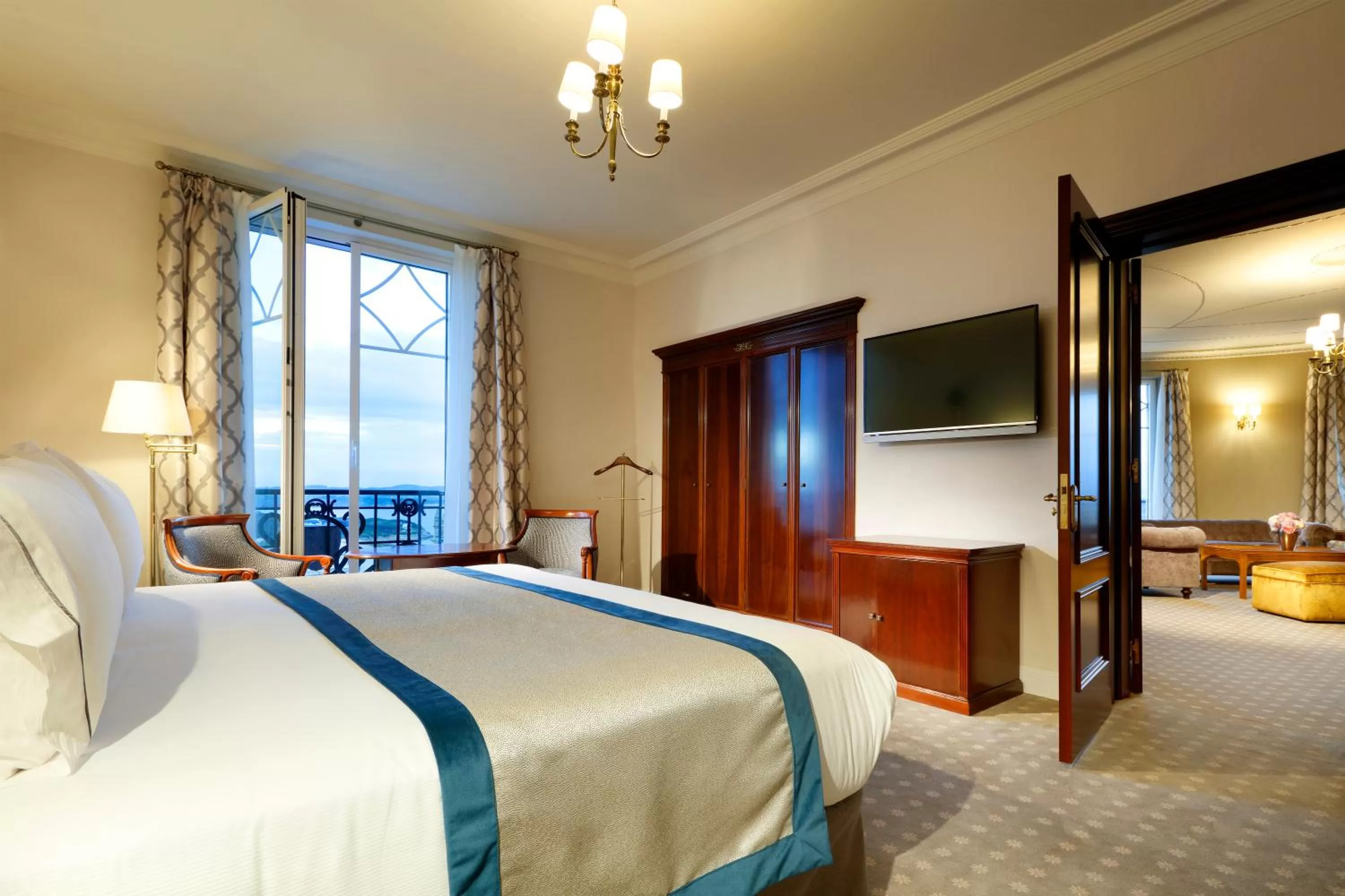 Bedroom, Bed in Eurostars Hotel Real