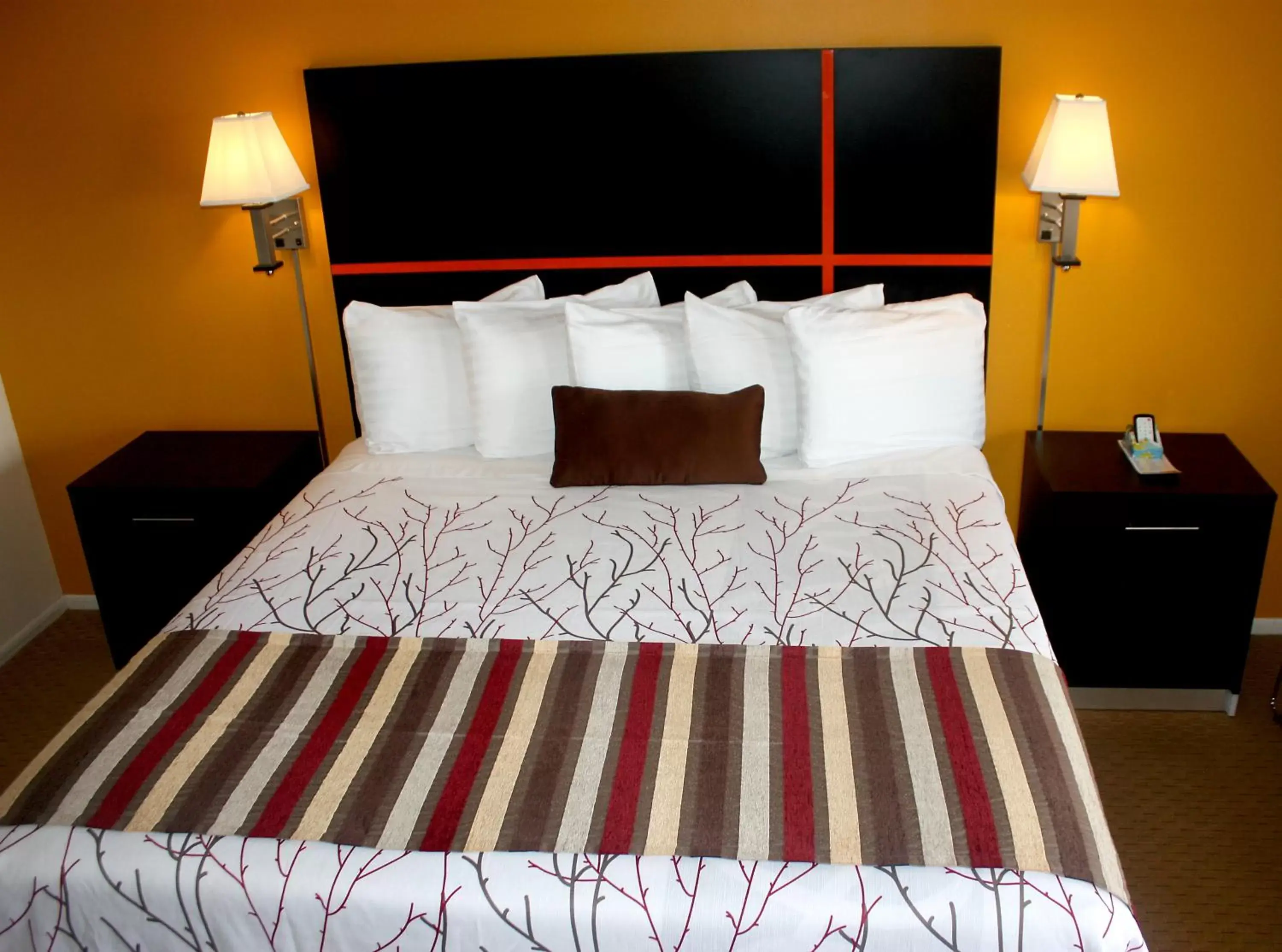 Bedroom, Bed in Chaparral Motor Inn