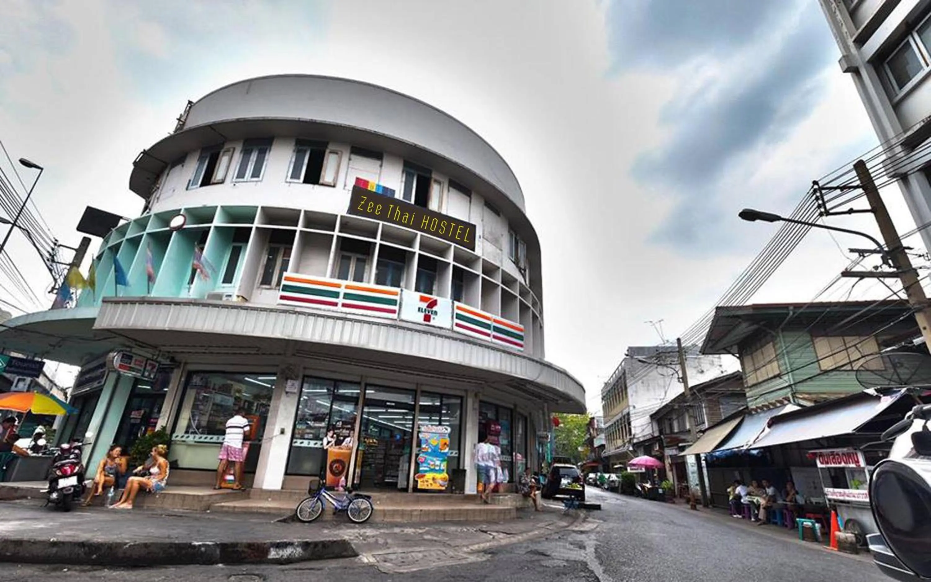Property building in Zee Thai Hostel