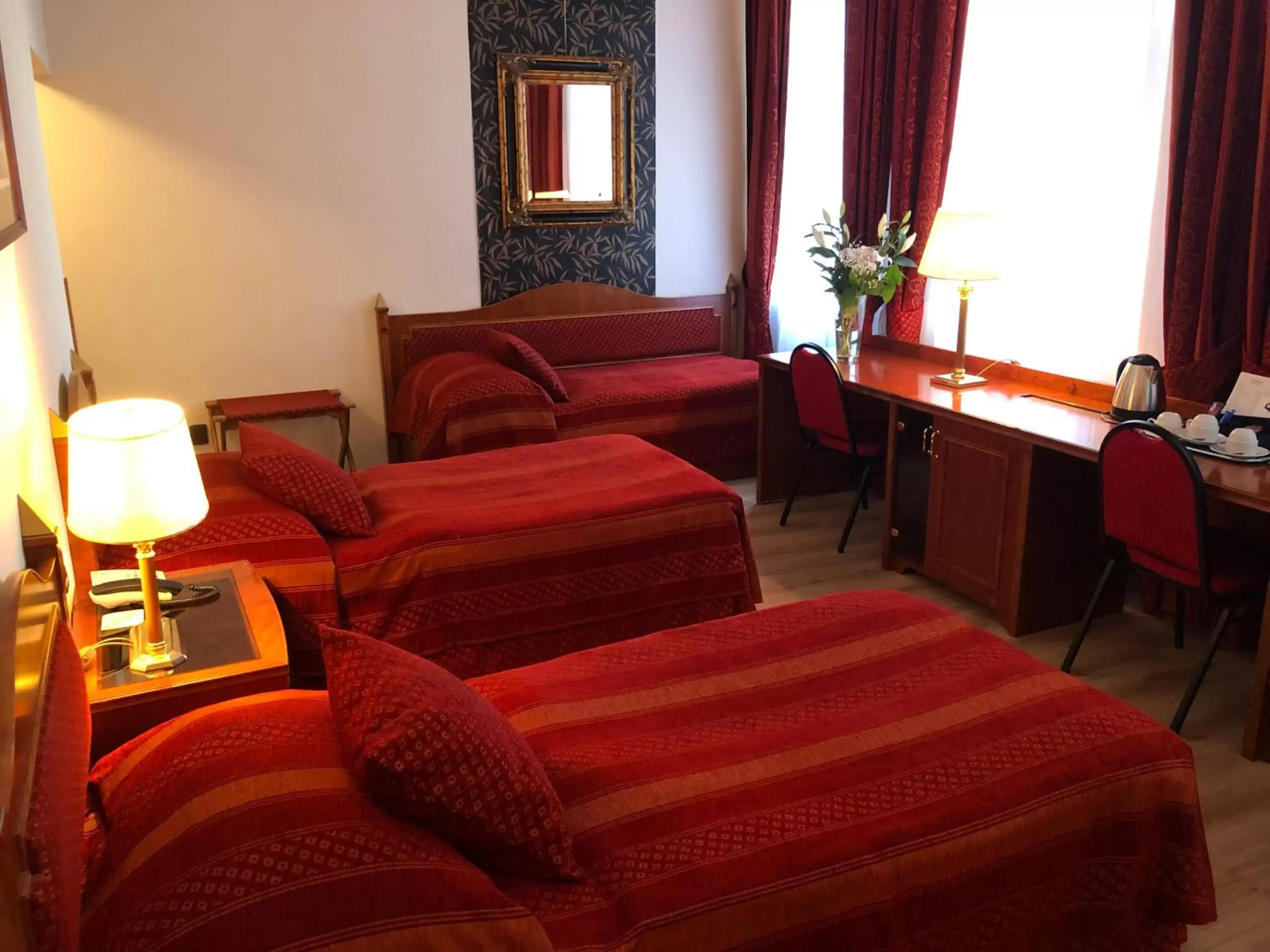 Coffee/tea facilities, Bed in Hotel Ariston Prague