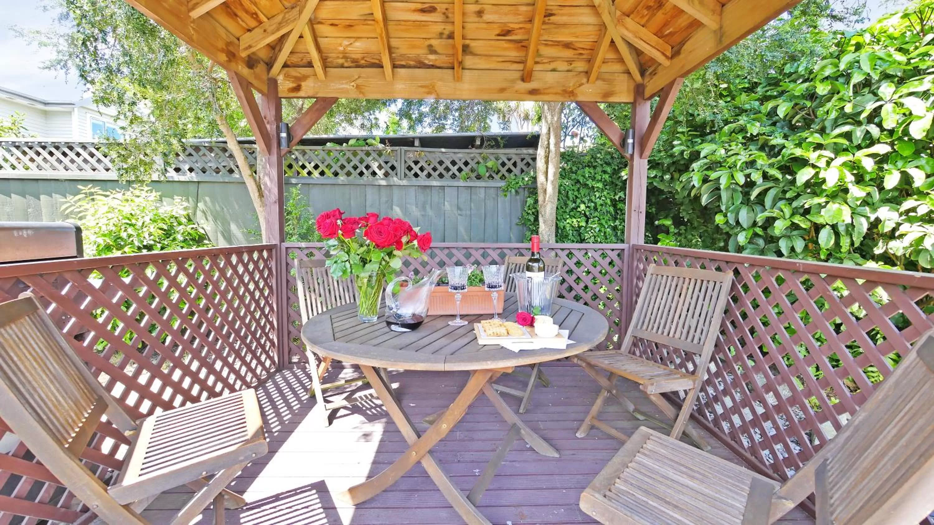 Patio in Arthur's Court Motor Lodge