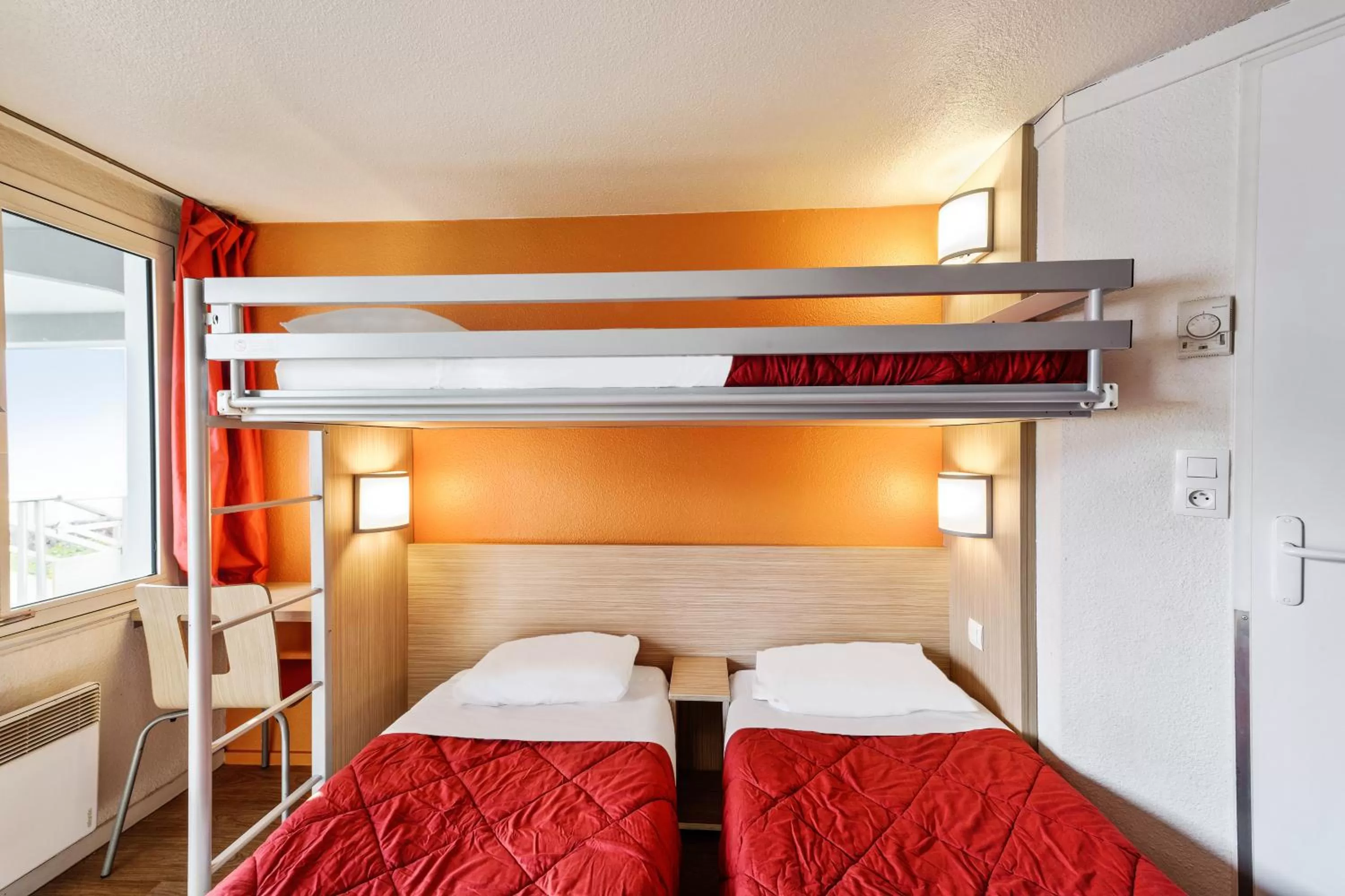 Bedroom, Bed in Premiere Classe Dijon Sud - Marsannay