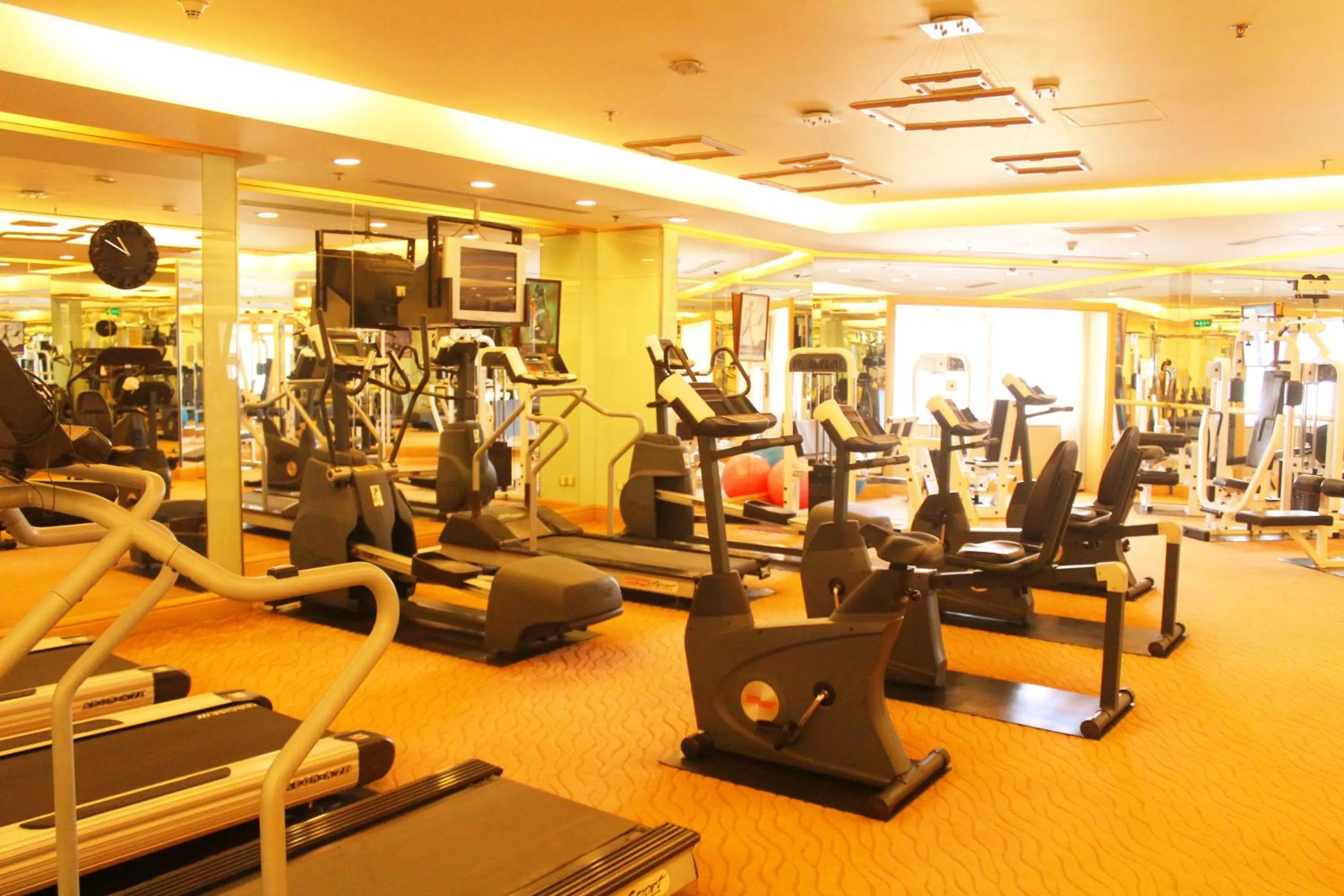Fitness centre/facilities in Air China Boyue Beijing Hotel