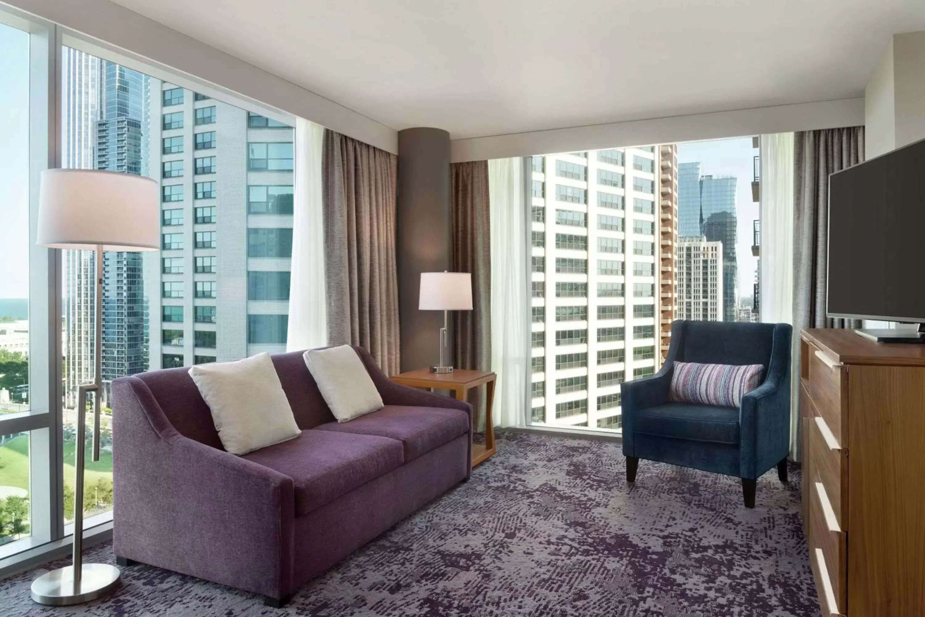 Bedroom, Seating Area in Homewood Suites By Hilton Chicago Downtown South Loop