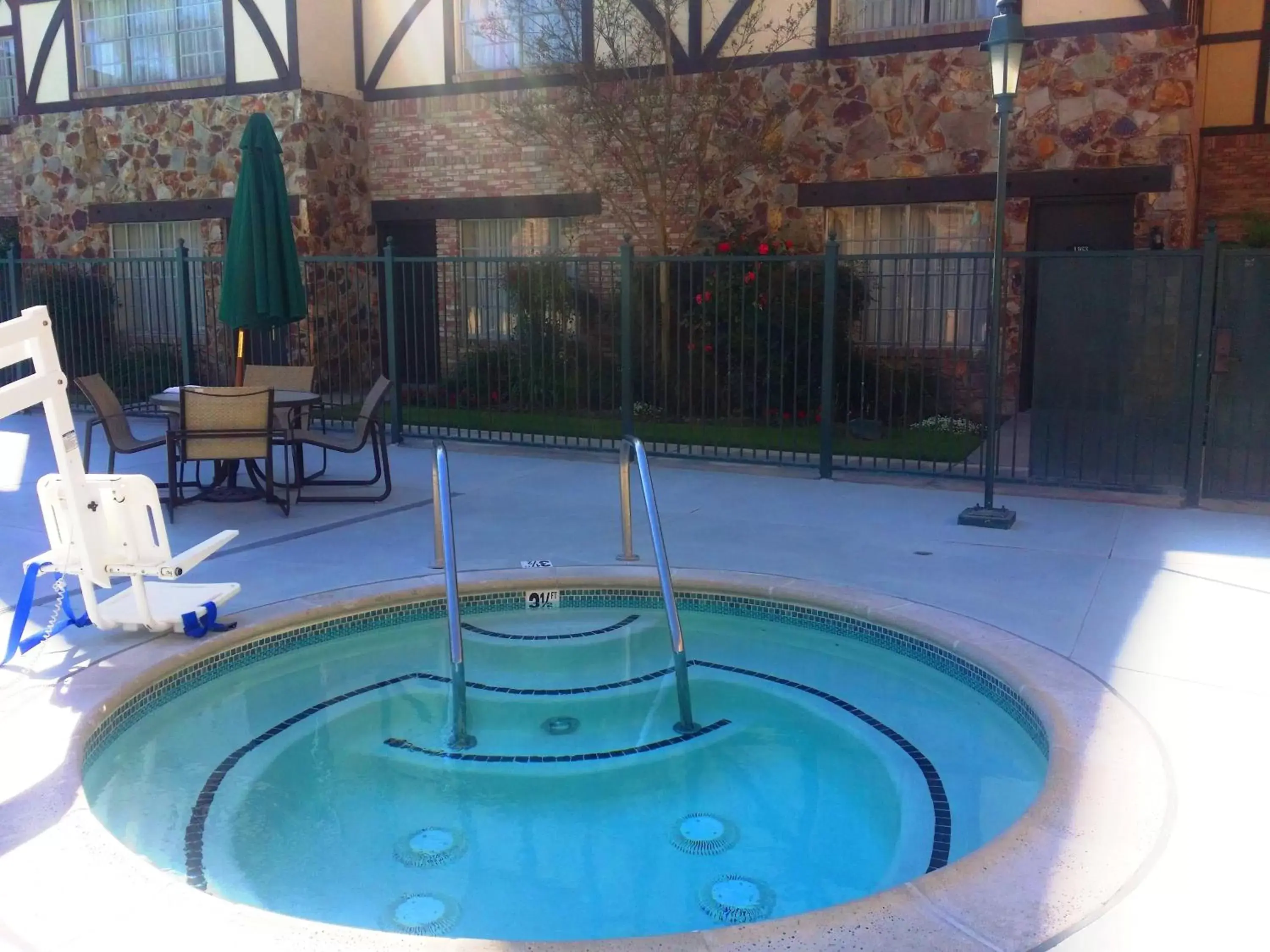 Spa and wellness centre/facilities, Swimming Pool in Anaheim Majestic Garden Hotel