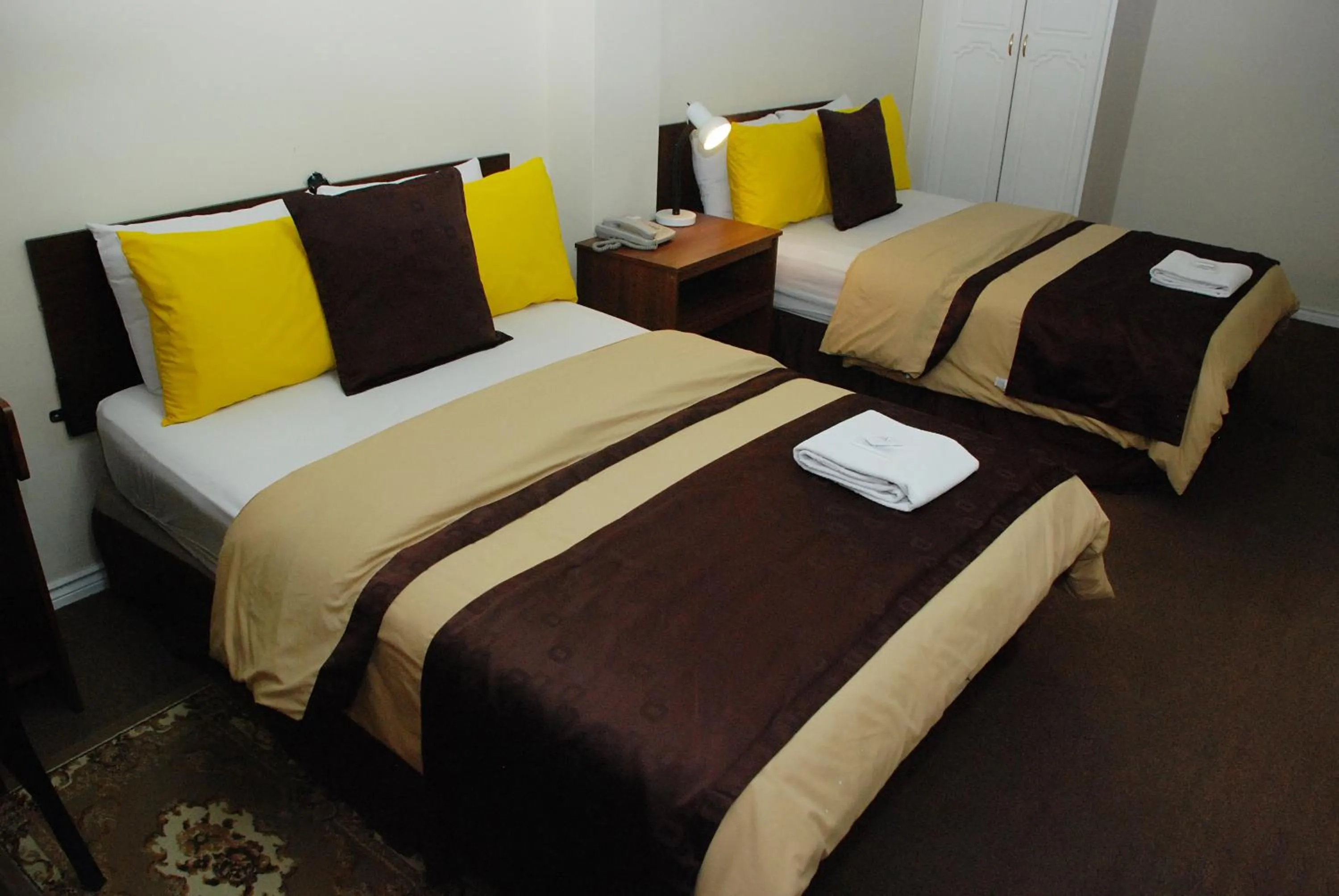 Photo of the whole room, Bed in Hotel Bonaventure