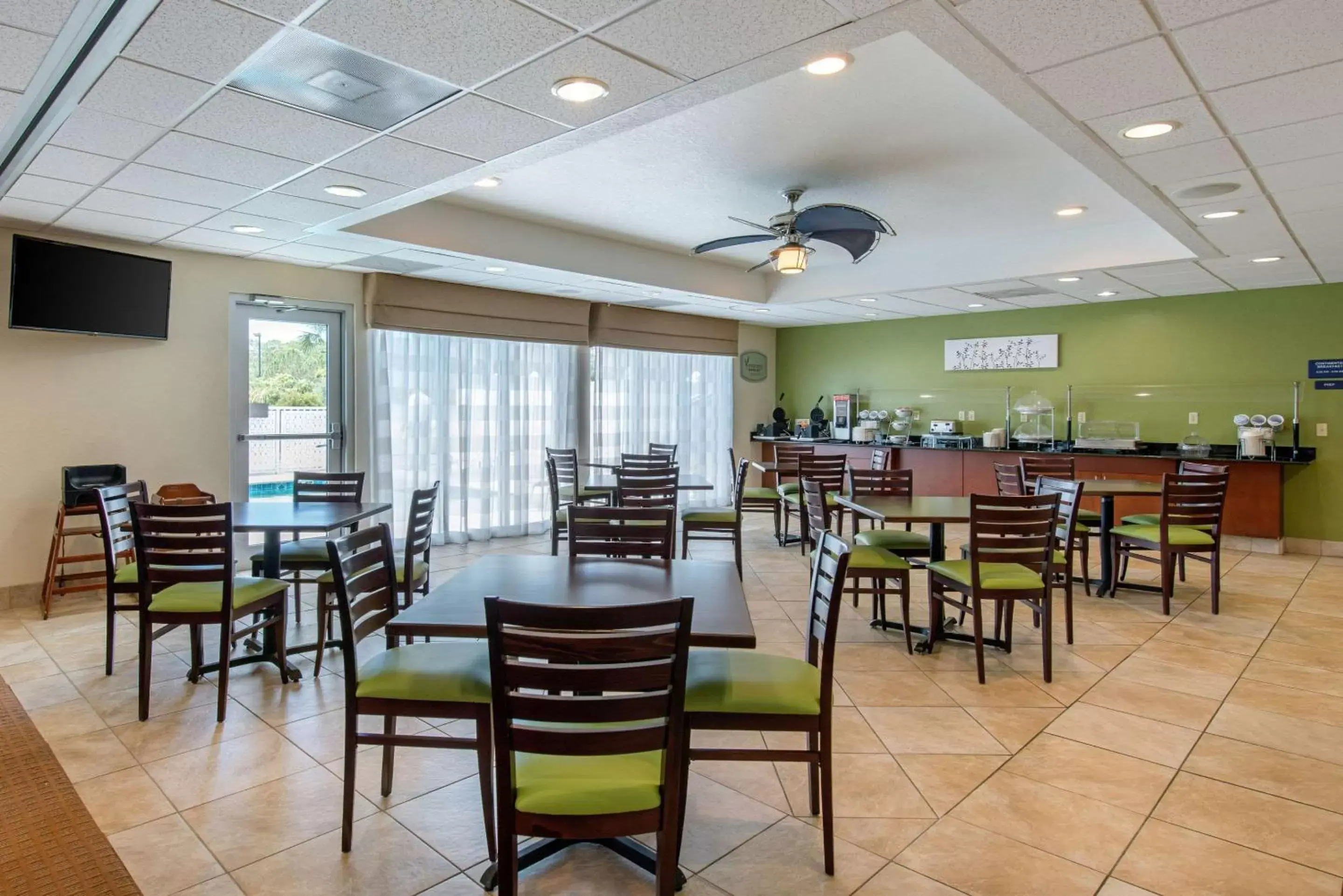 Restaurant/Places to Eat in Sleep Inn & Suites Port Charlotte-Punta Gorda