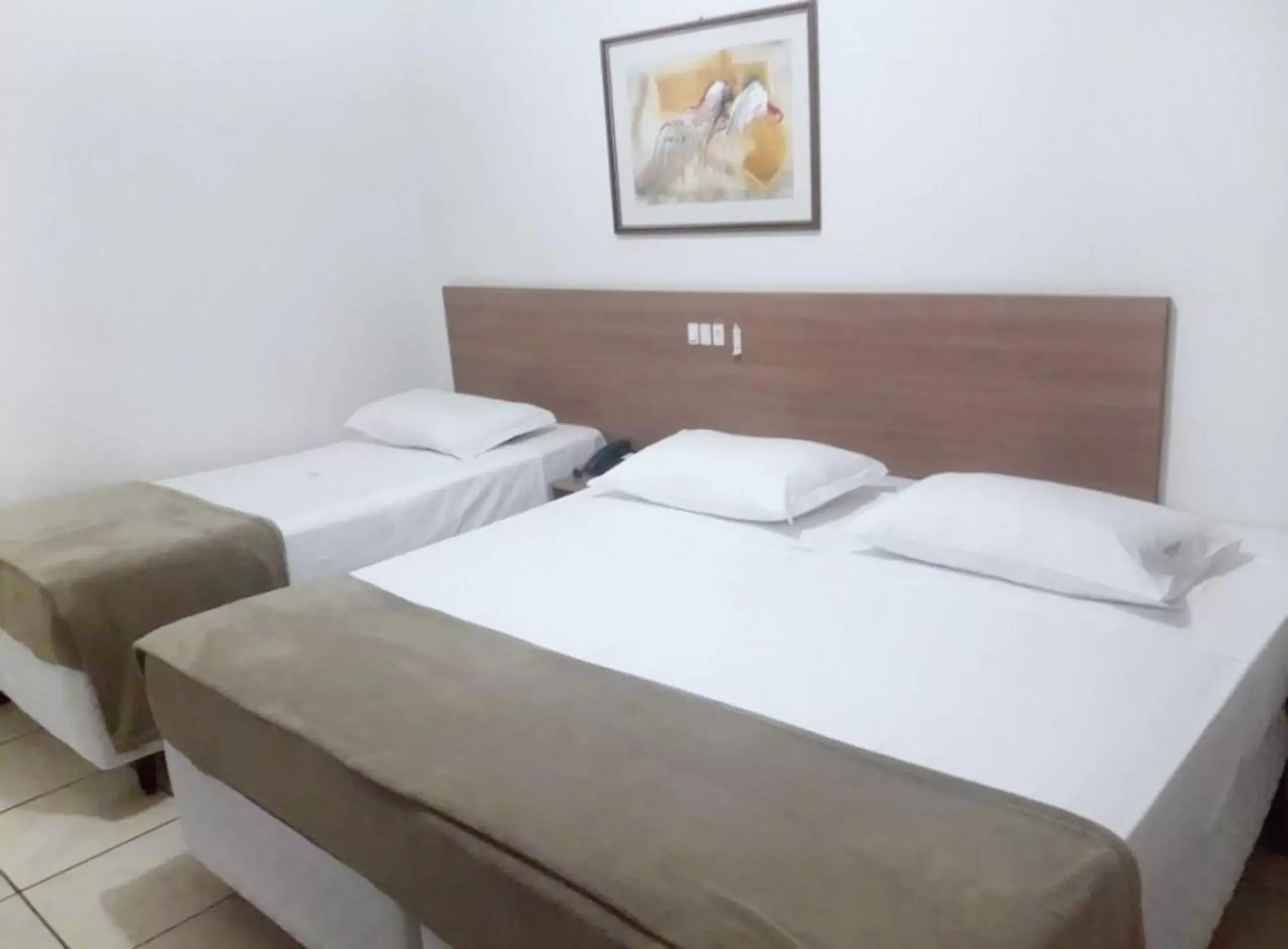 Deluxe Triple Room - single occupancy in Hotel Vivendas Centro Deluxe Triple Room - single occupancy in Hotel Vivendas Centro