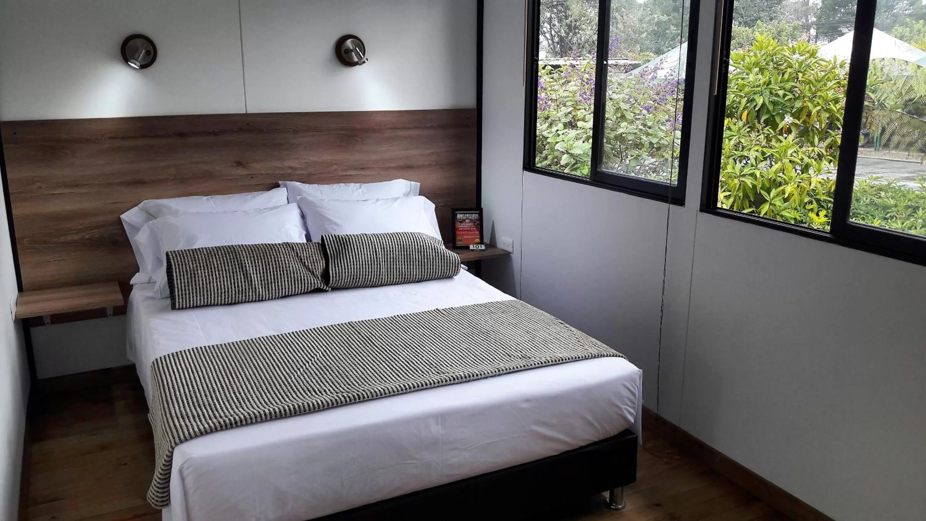 Photo of the whole room, Bed in ALTO LODGING Centro de Entrenamiento Deportivo y Negocios, a 2 pasos del Aeropuerto JMC, Transporte Incluido