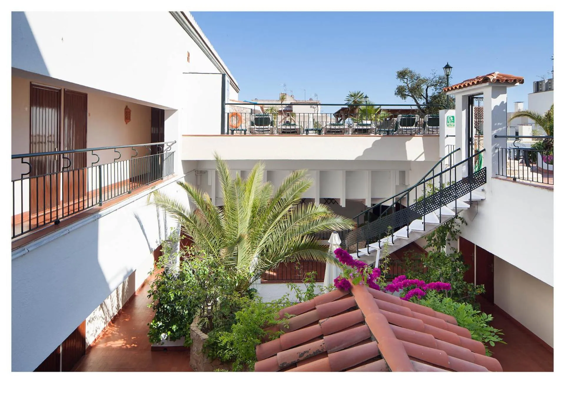 Property building in Hotel Ninays