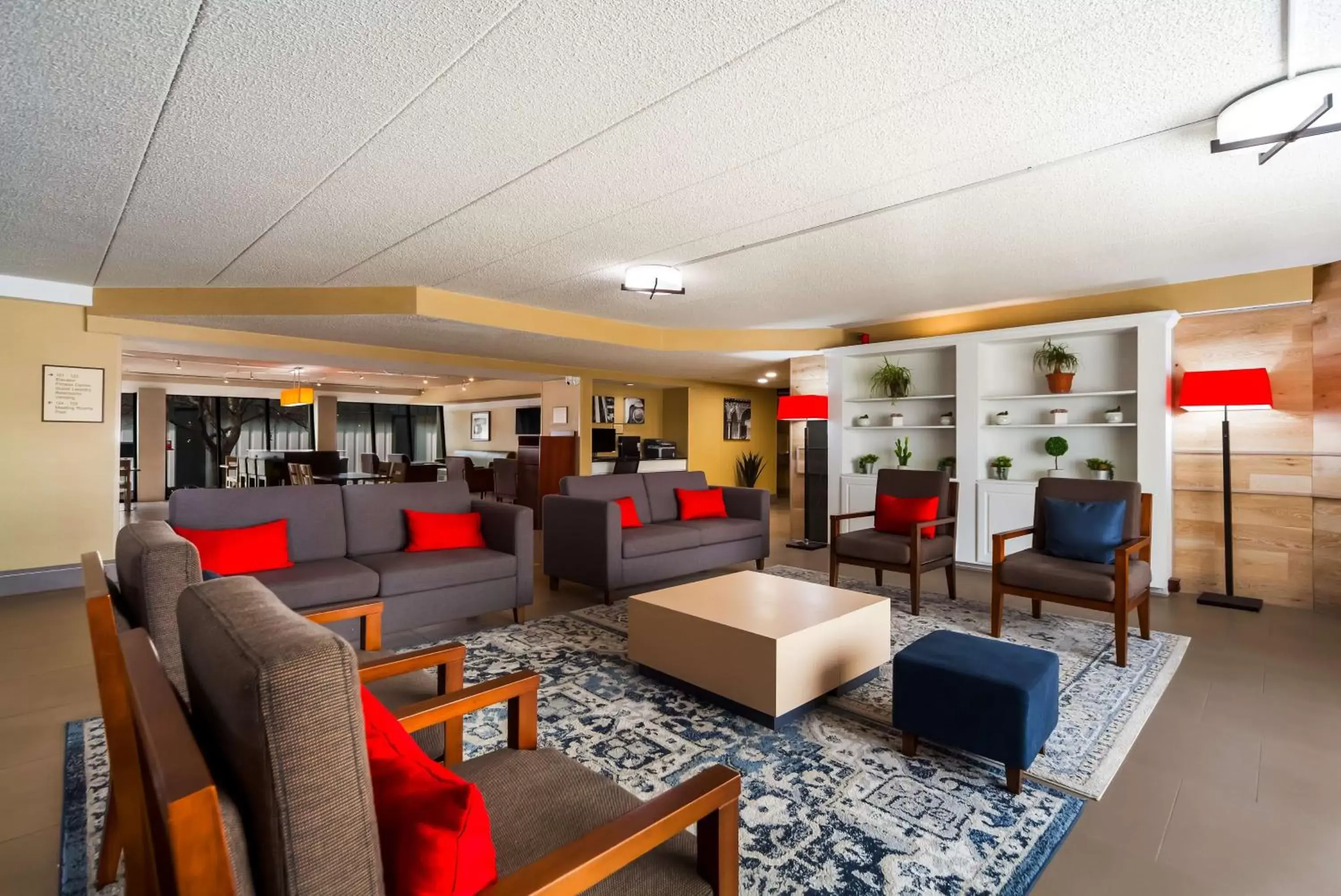 Lobby or reception in Country Inn & Suites by Radisson, Lincoln Airport, NE