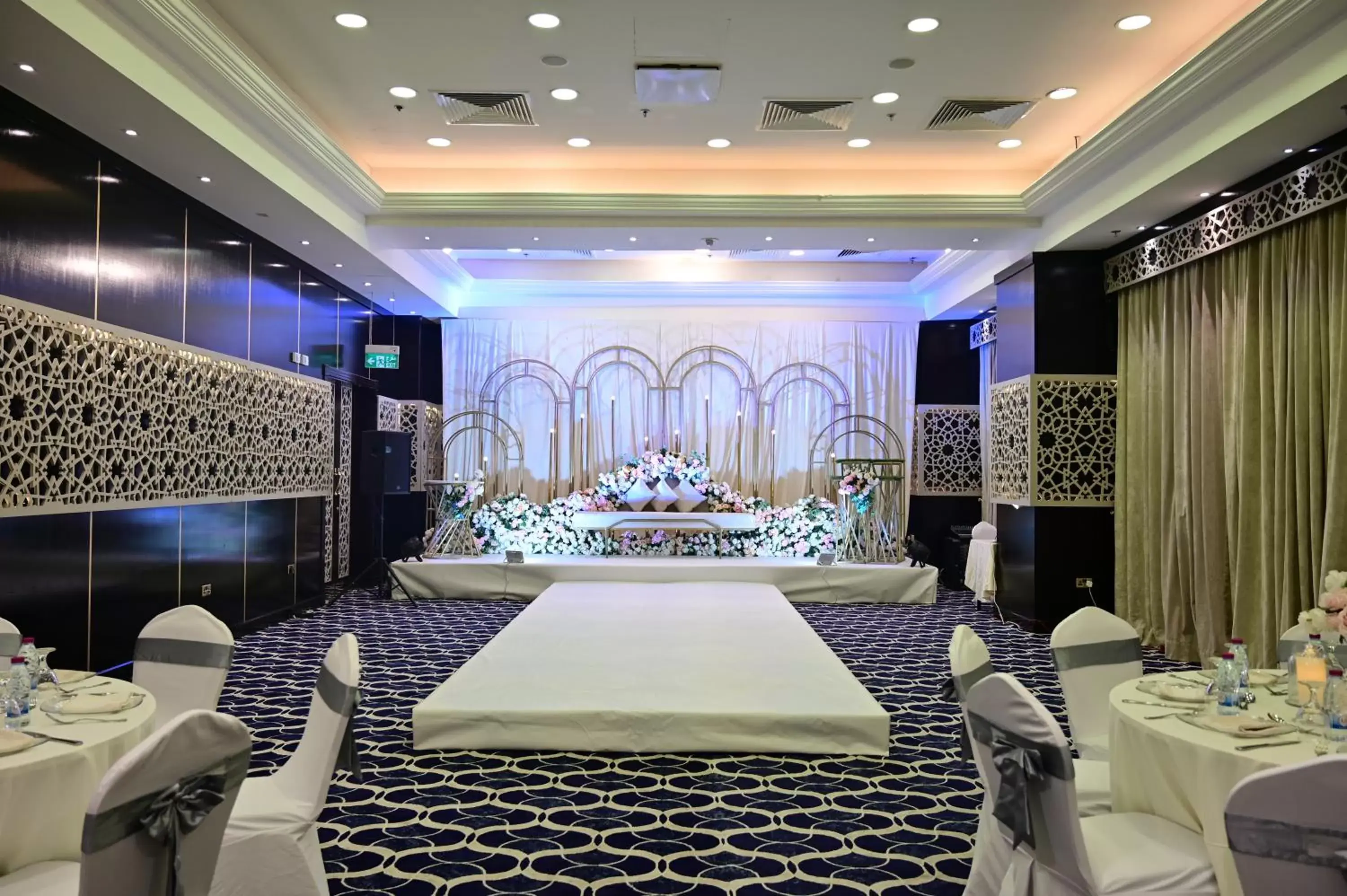 Banquet/Function facilities, Restaurant/Places to Eat in Retaj Al Rayyan