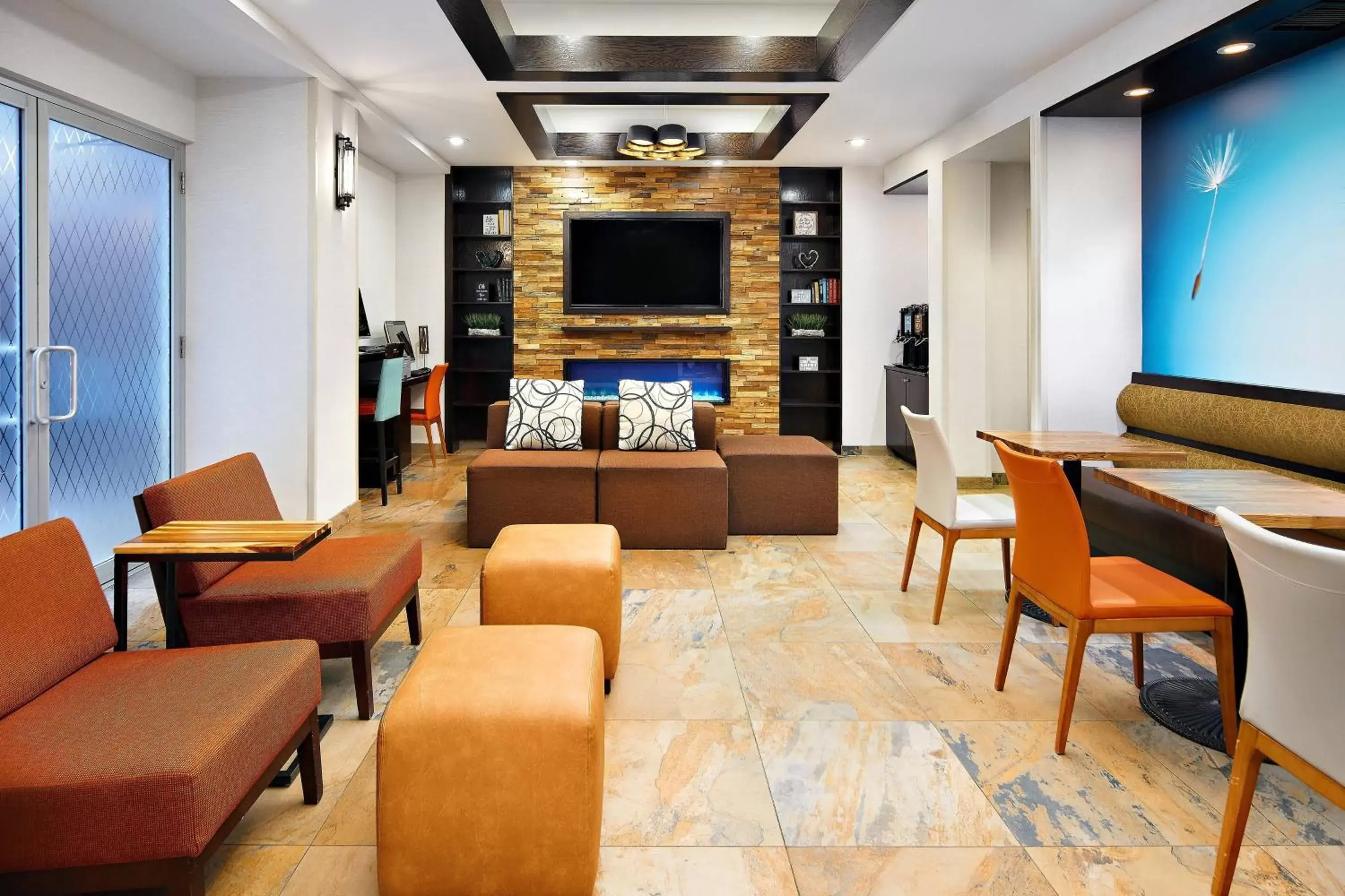 Lobby or reception, Lounge/Bar in Fairfield Inn & Suites by Marriott New York Manhattan/Chelsea