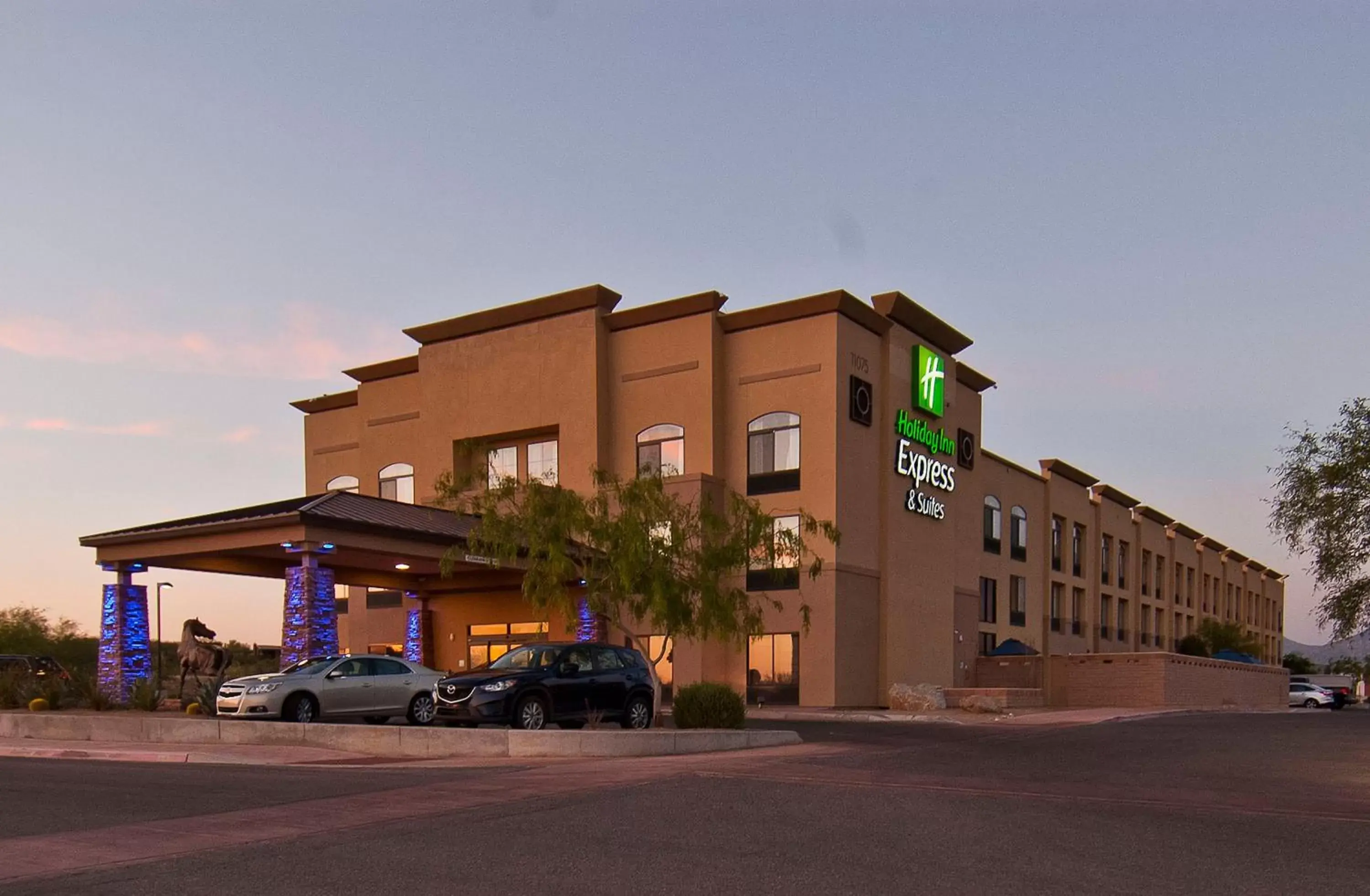 Property Building in Holiday Inn Express & Suites Oro Valley-Tucson North, an IHG Hotel