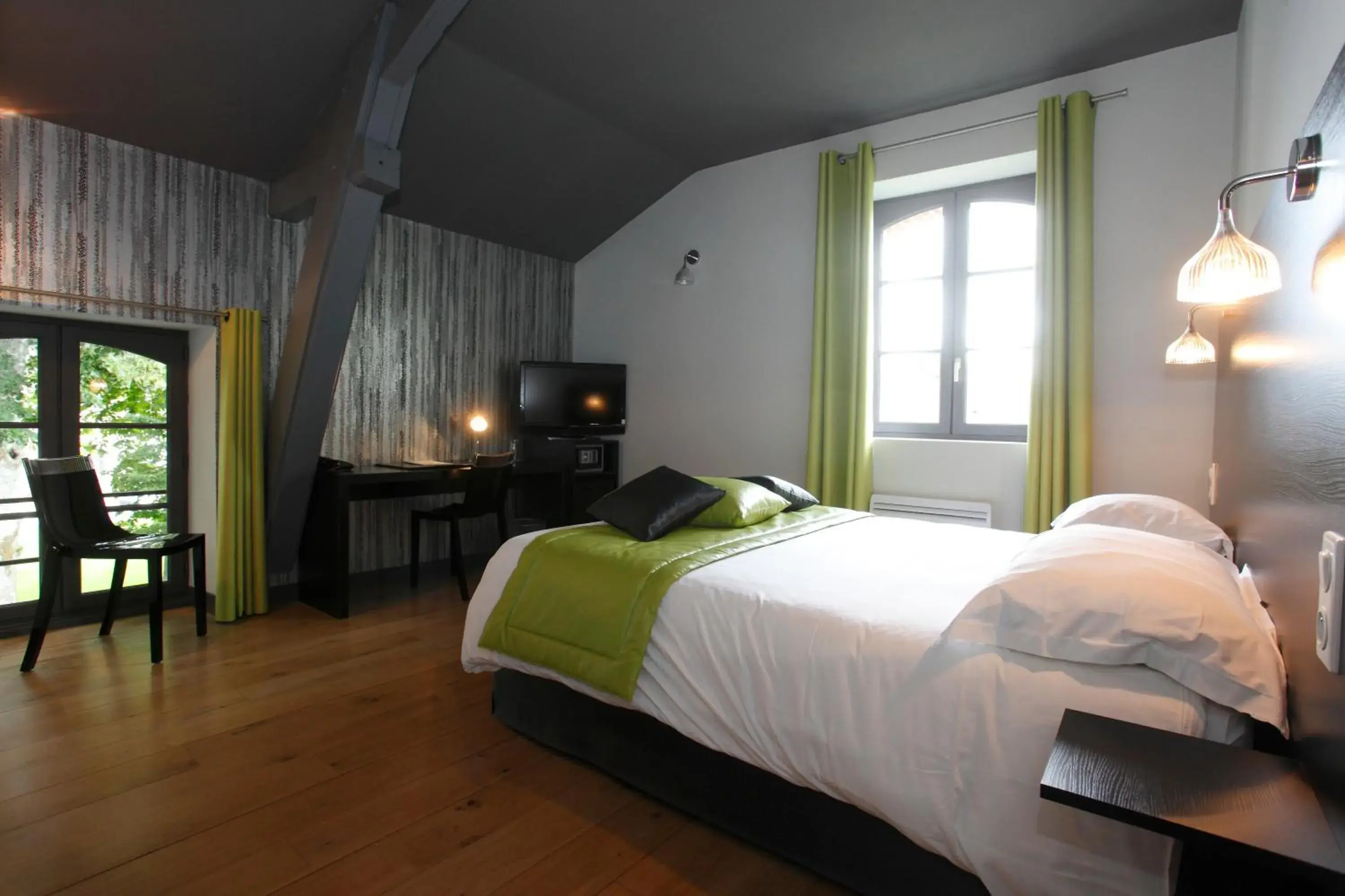 Bedroom, Bed in Hotel Château de la Barbinière