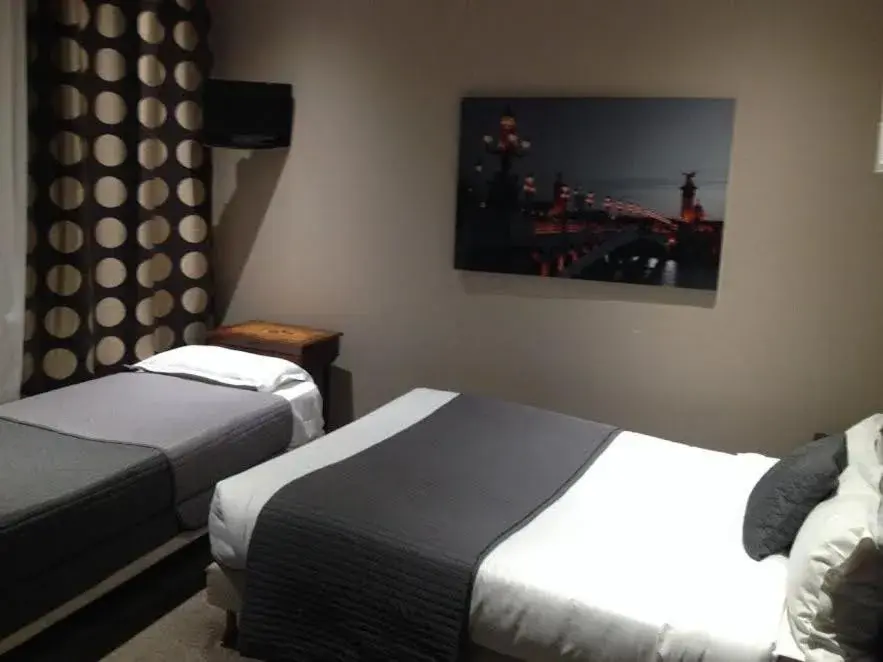 Bedroom, Bed in Cosy Monceau