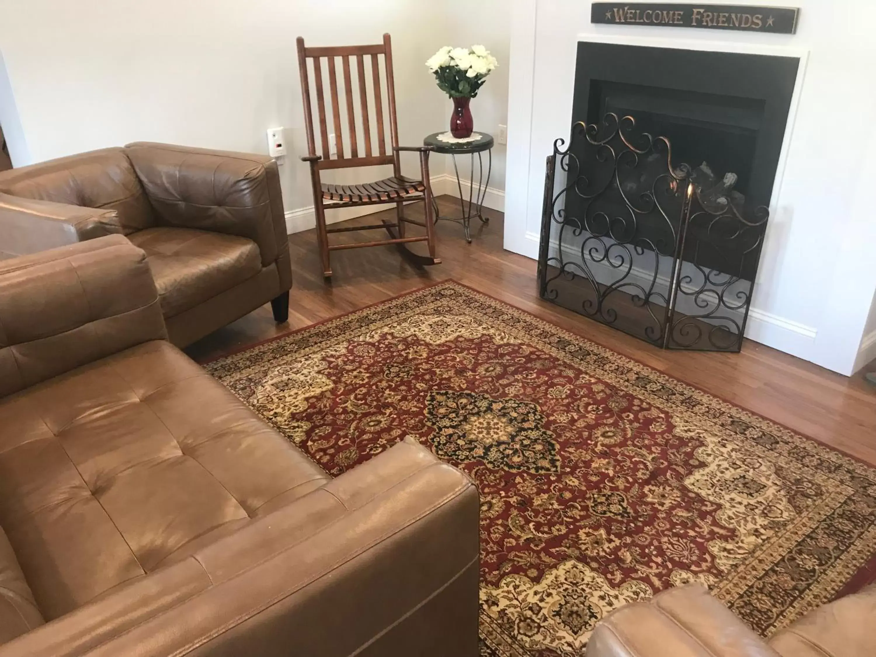 Seating Area in Villager Motel & Glen Manor Estate