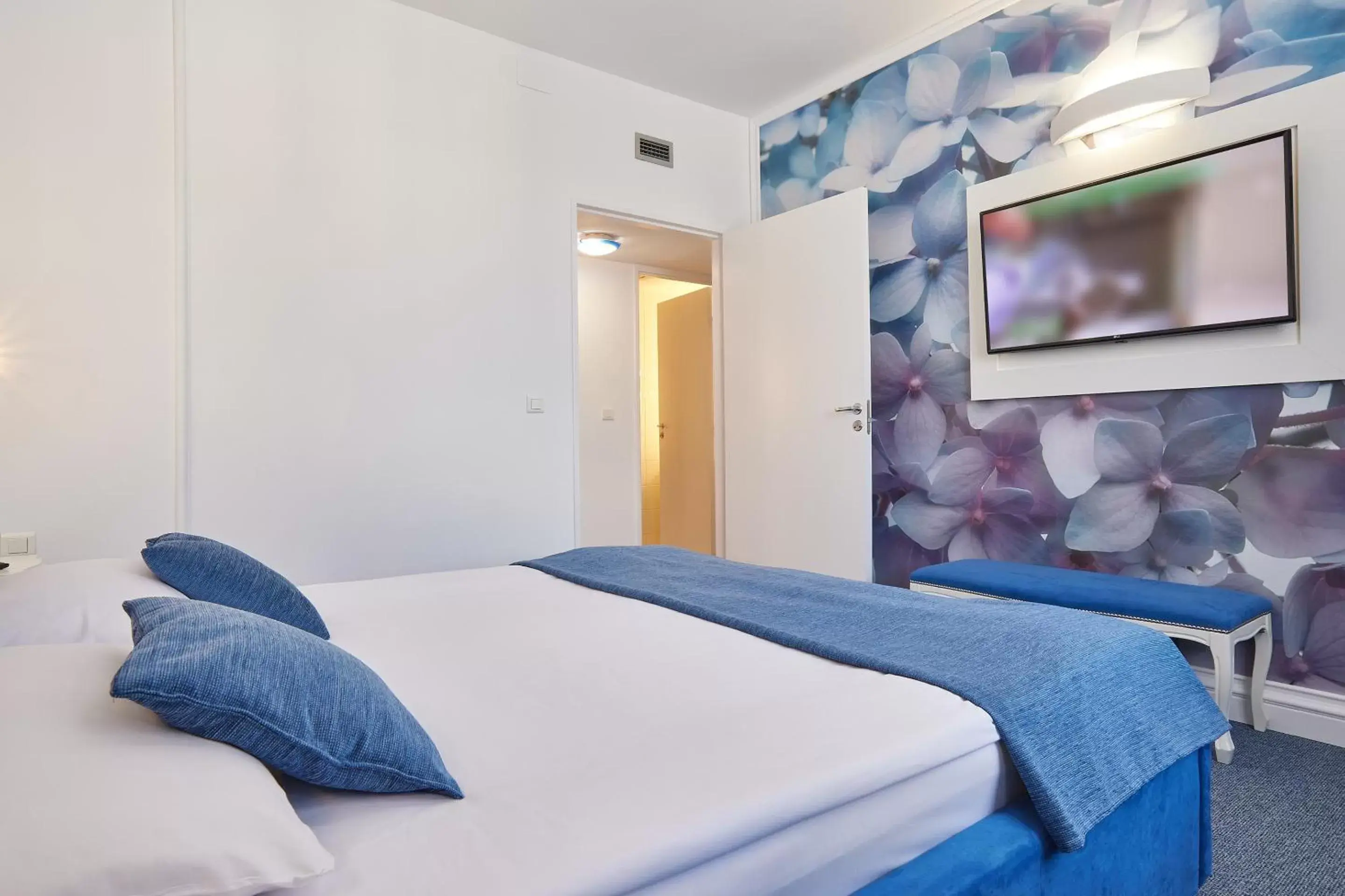 Photo of the whole room, Bed in MyContinental Bucuresti Gara de Nord Photo of the whole room, Bed in MyContinental Bucuresti Gara de Nord