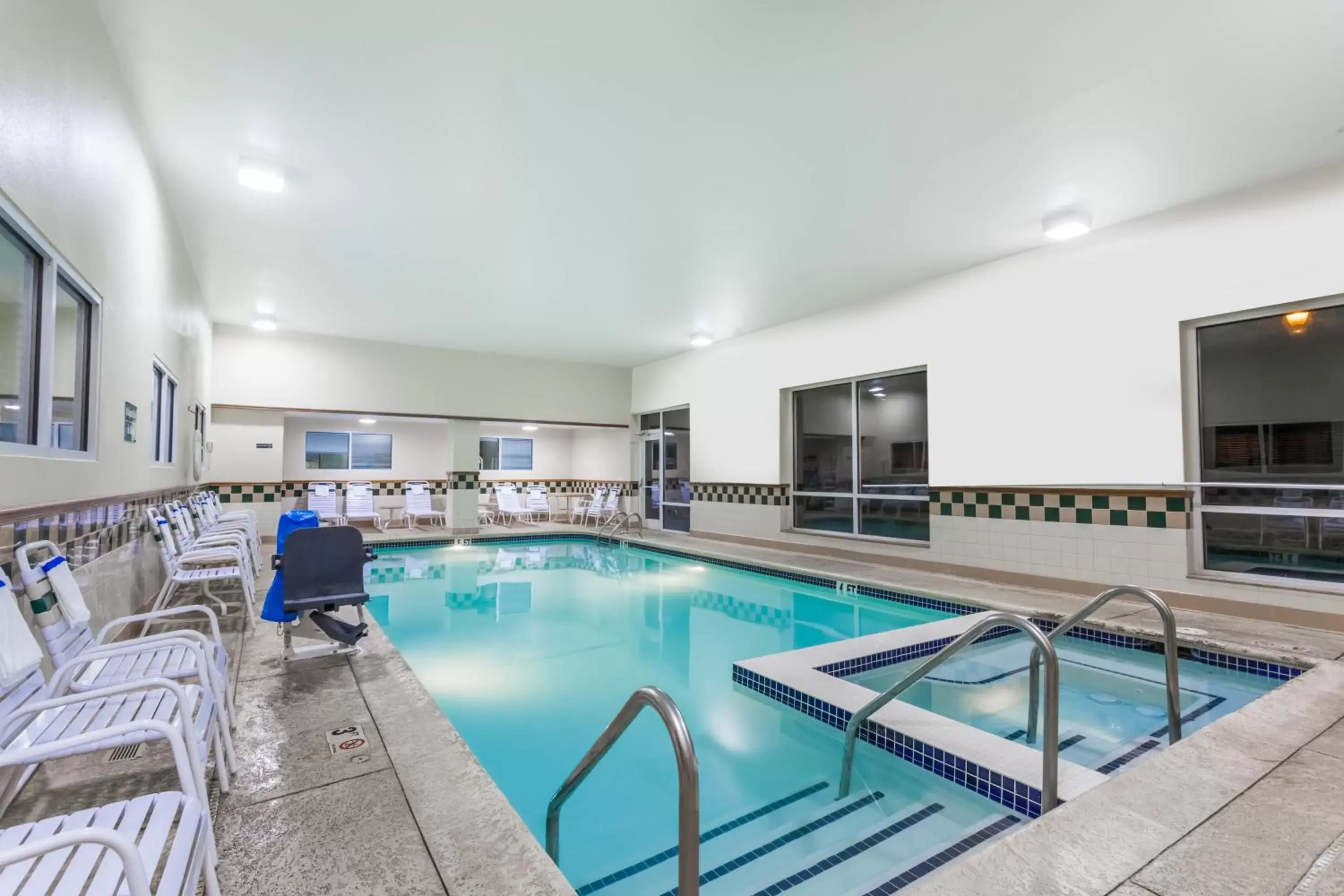 Swimming pool in Days Inn by Wyndham Hershey