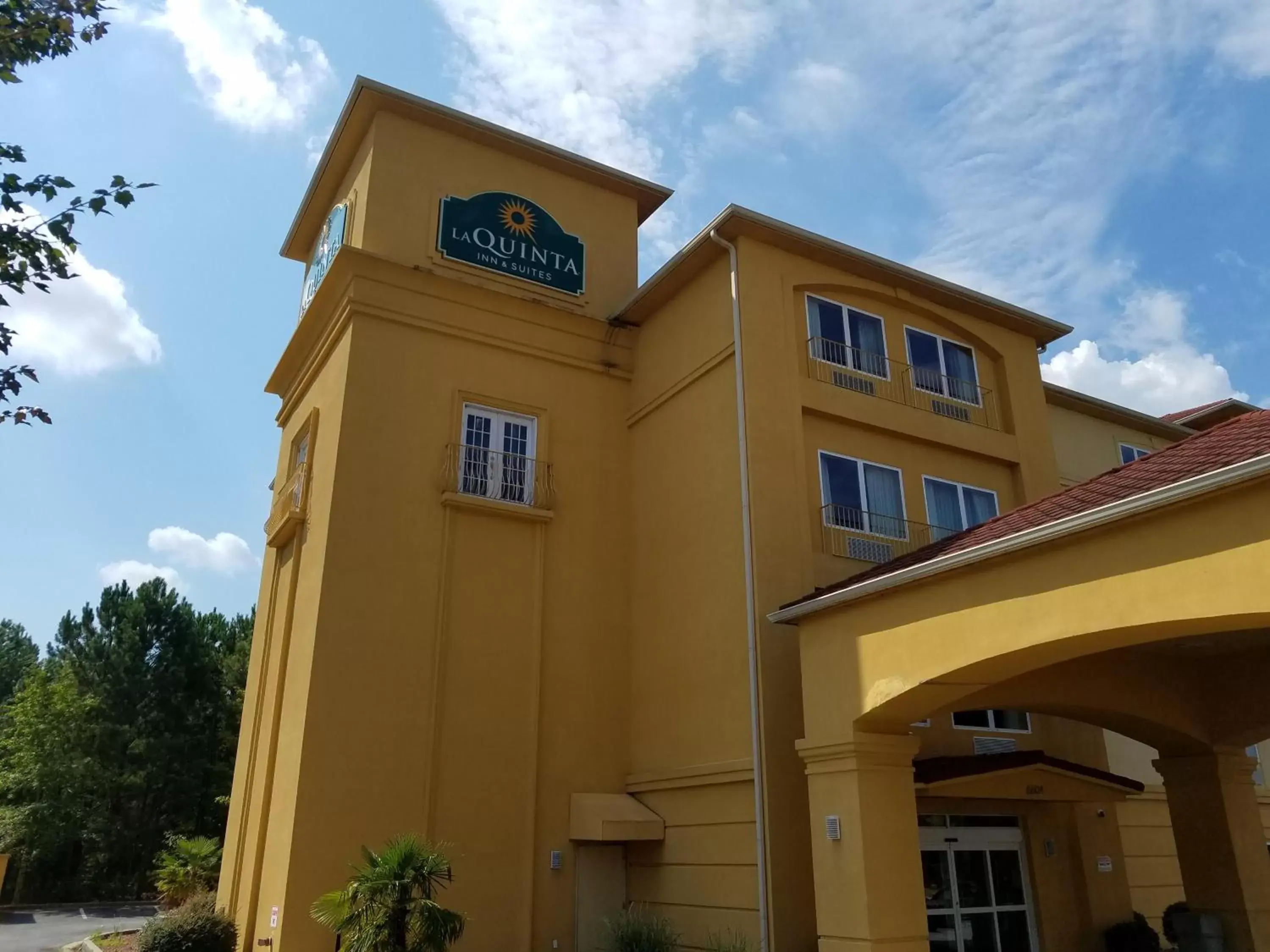 Property Building in La Quinta by Wyndham Atlanta Union City