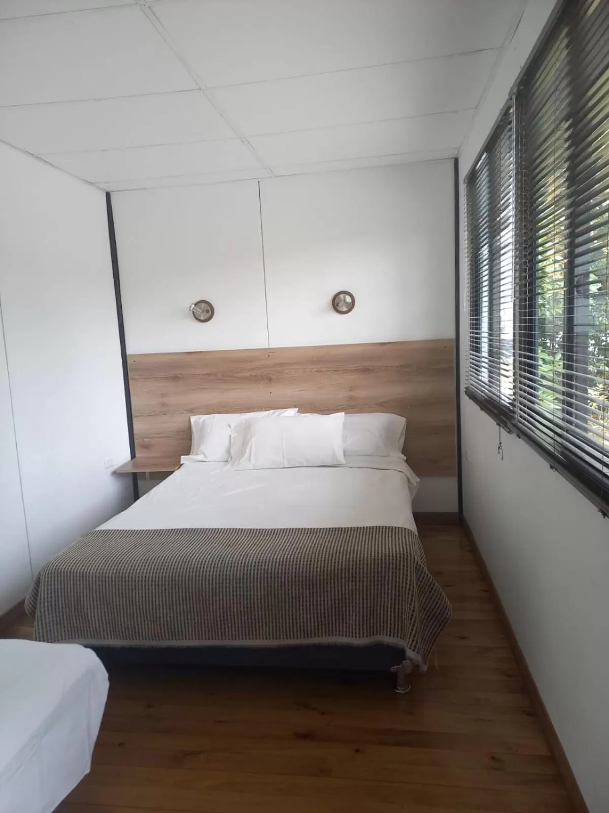 Photo of the whole room, Bed in ALTO LODGING Centro de Entrenamiento Deportivo y Negocios, a 2 pasos del Aeropuerto JMC, Transporte Incluido