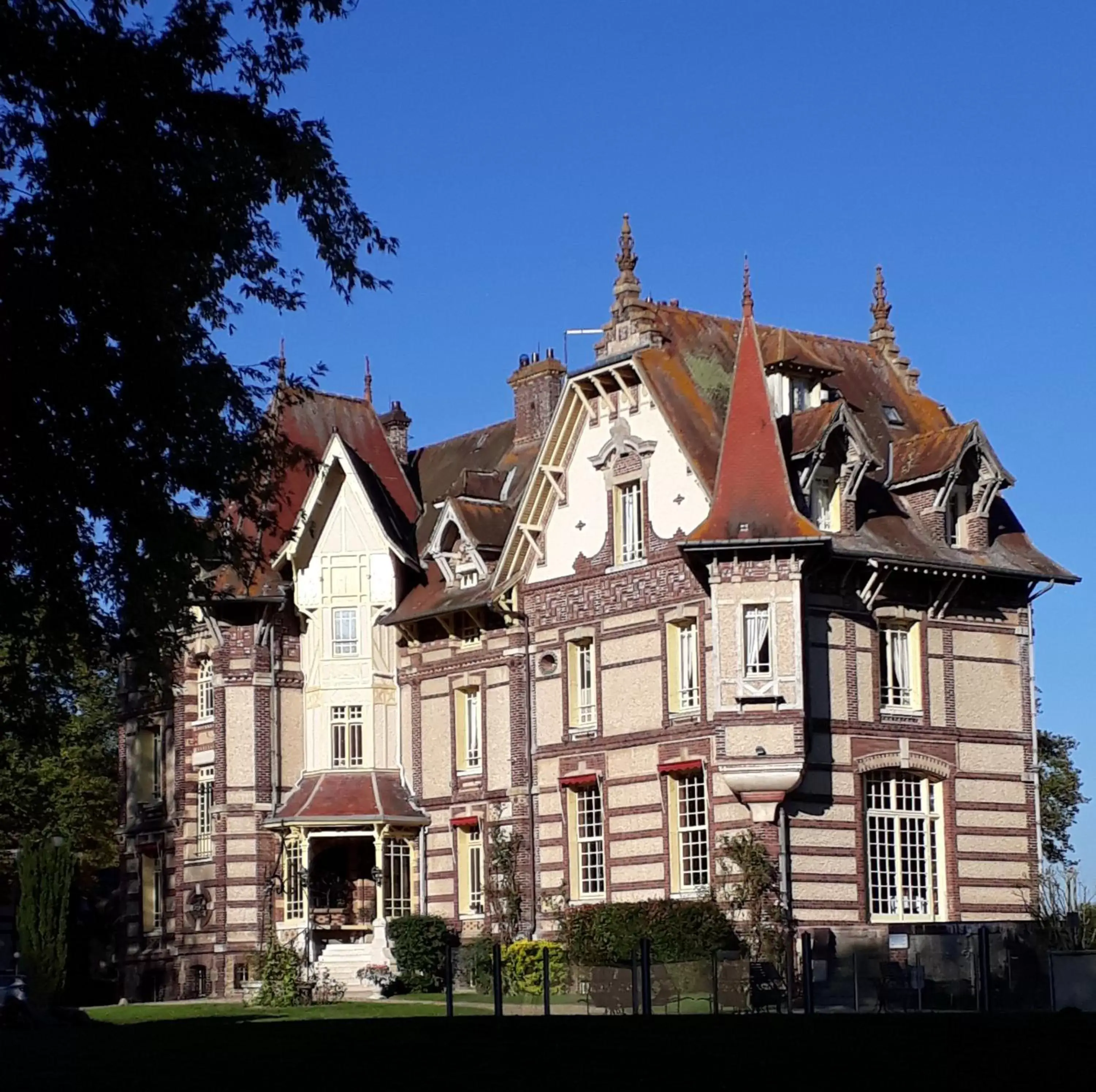 Property Building in Château de la Râpée