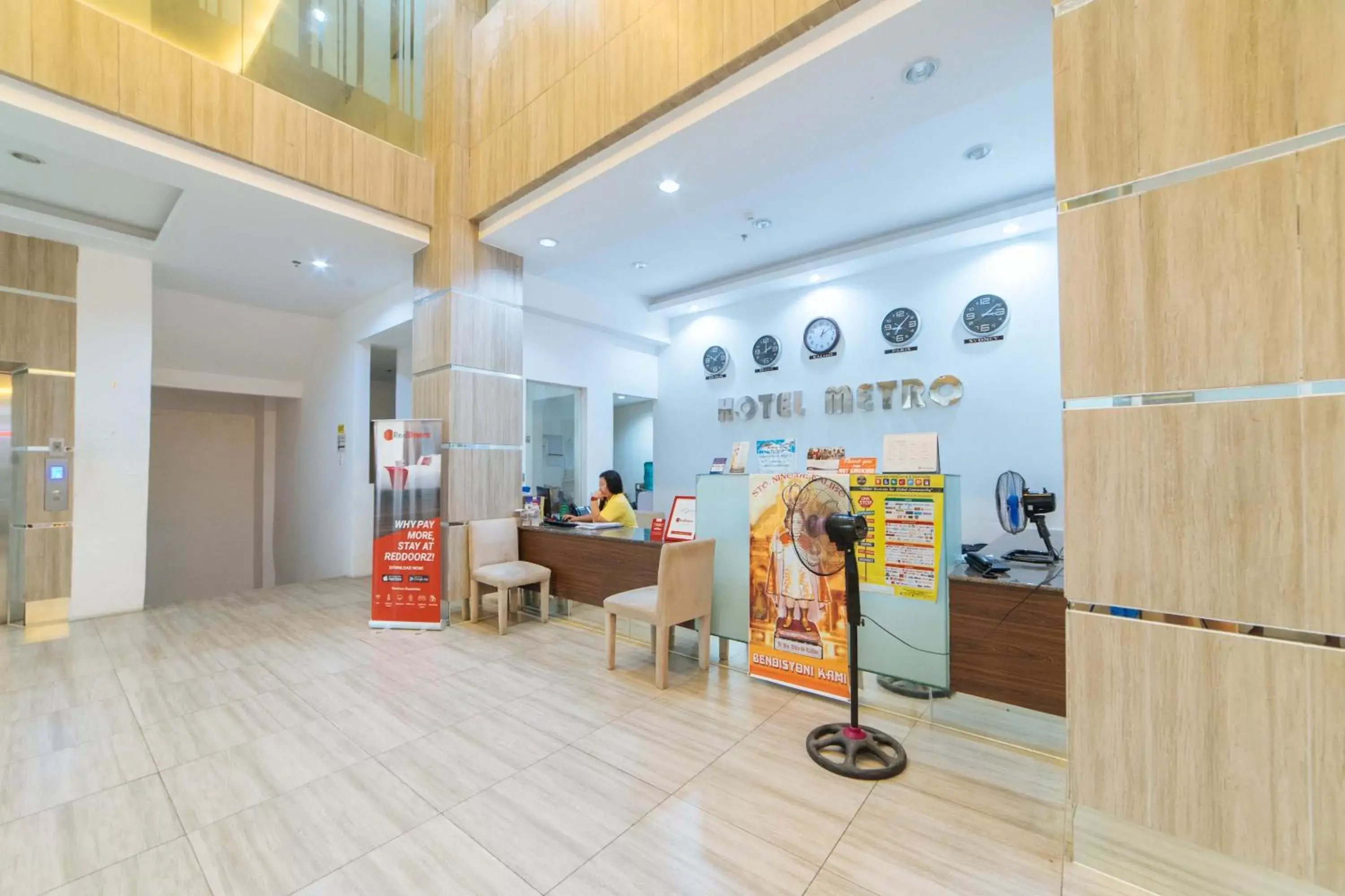 Lobby or reception in RedDoorz Plus at Hotel Metro Kalibo