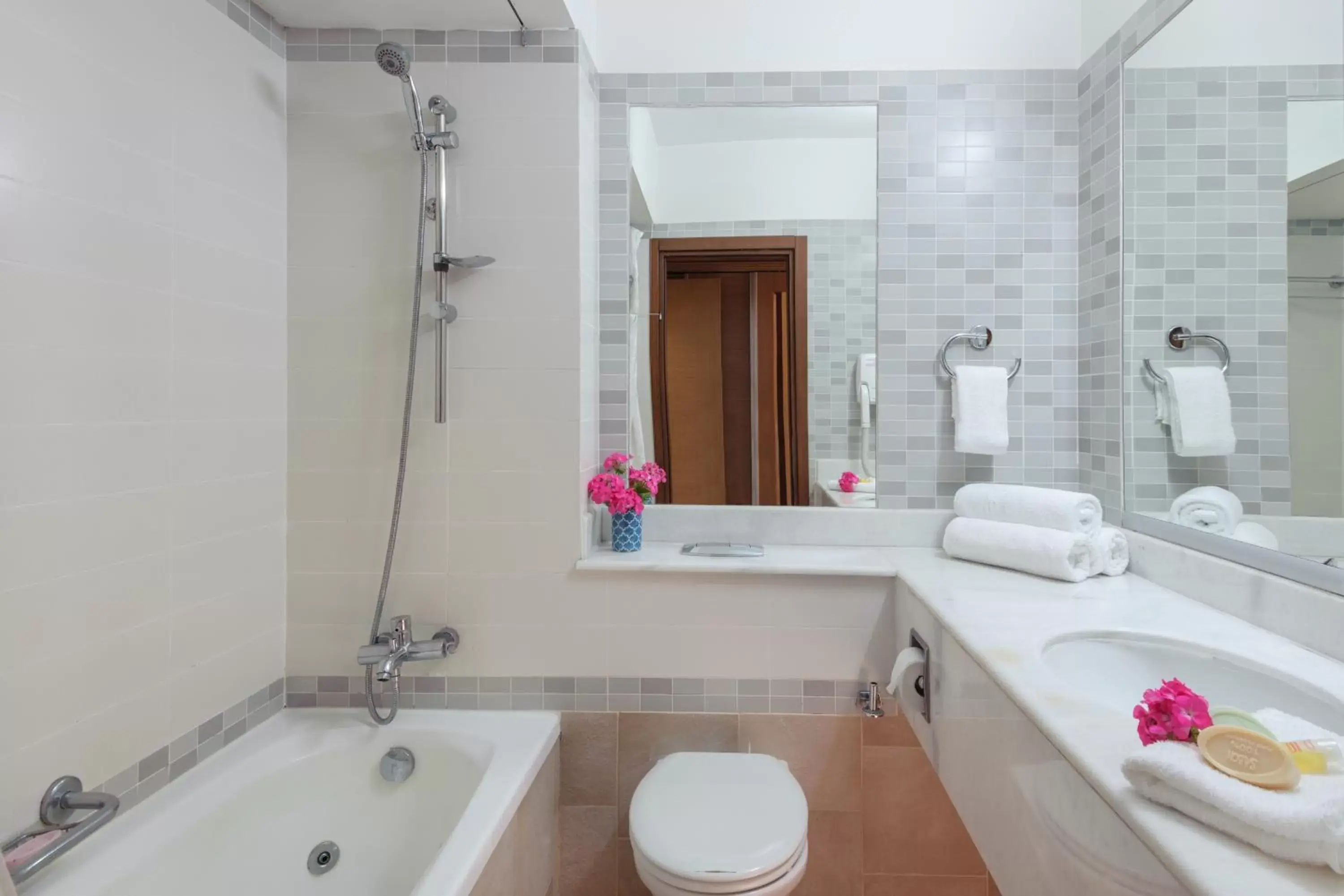 Bathroom in Leonardo Royal Resort Eilat
