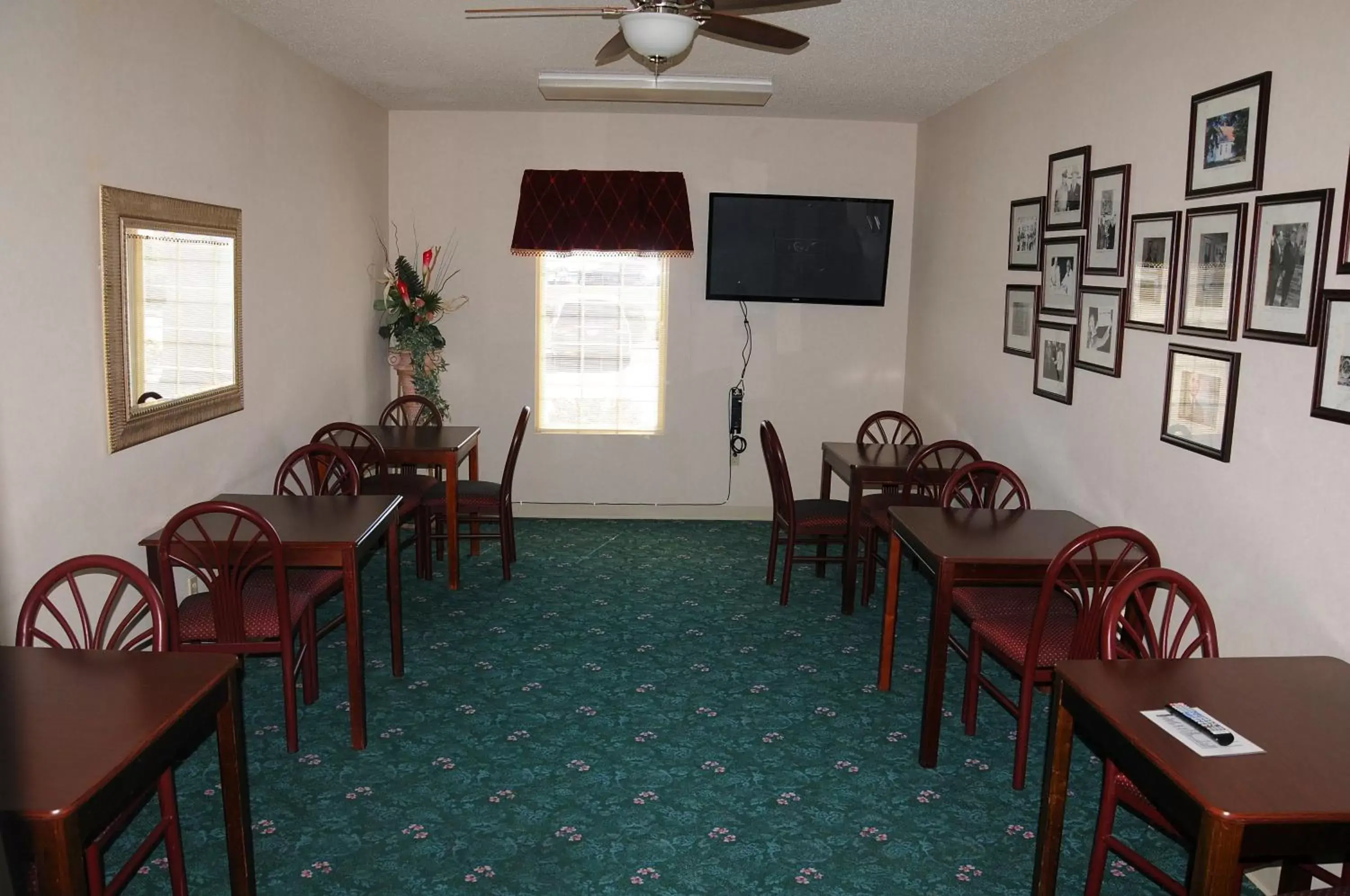 Meeting/conference room in Super 8 by Wyndham Lamar