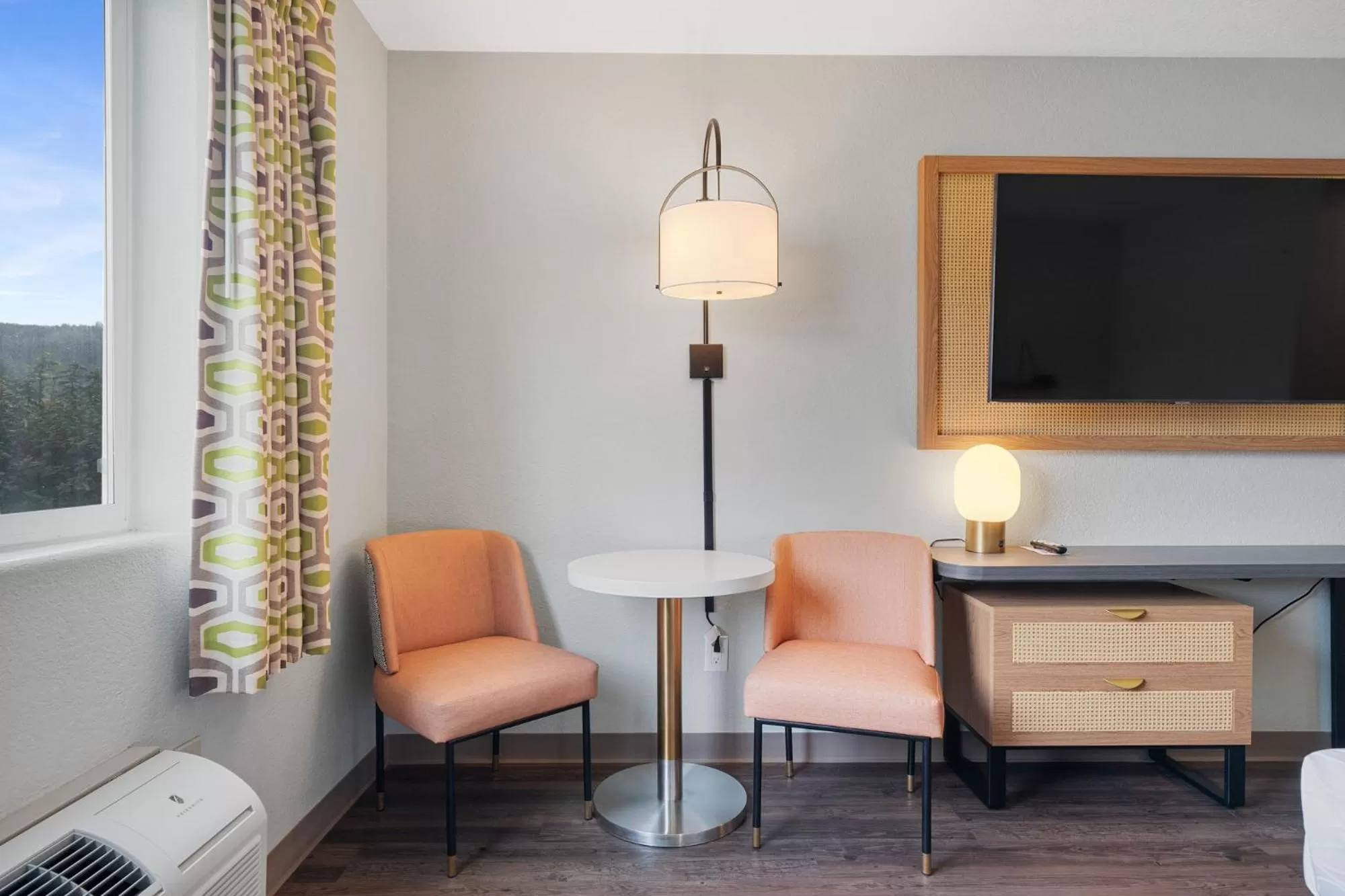 Garibaldi Inn at the Bay