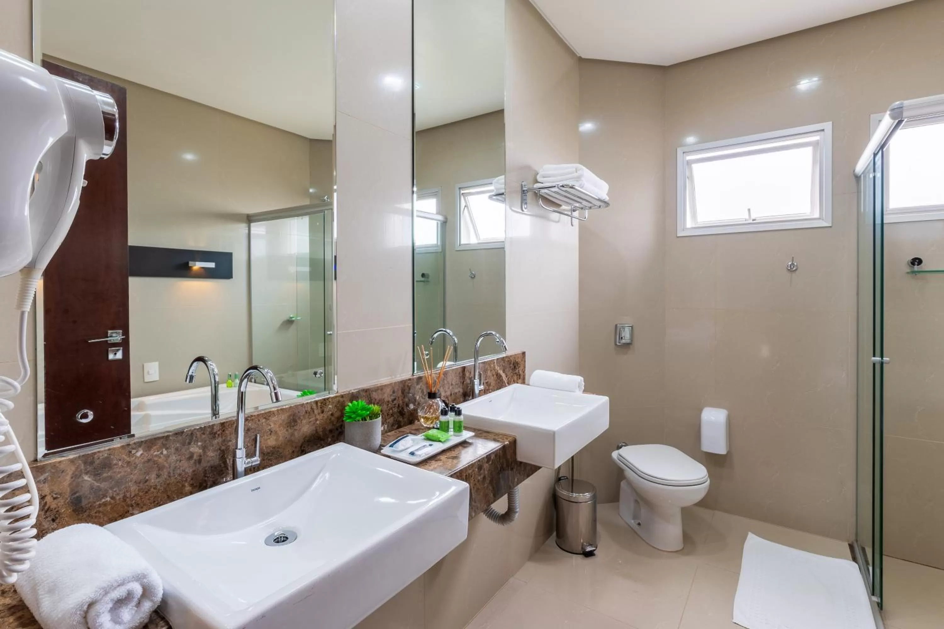 Bathroom in Ucayali Hotel