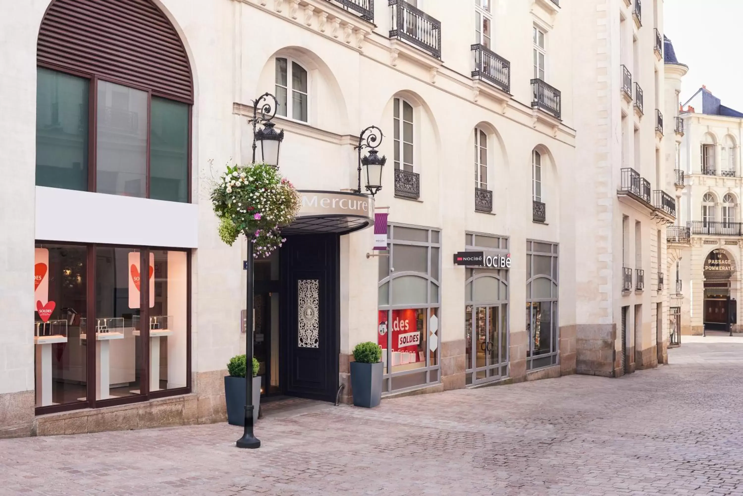 Property building in Mercure Nantes Centre Passage Pommeraye