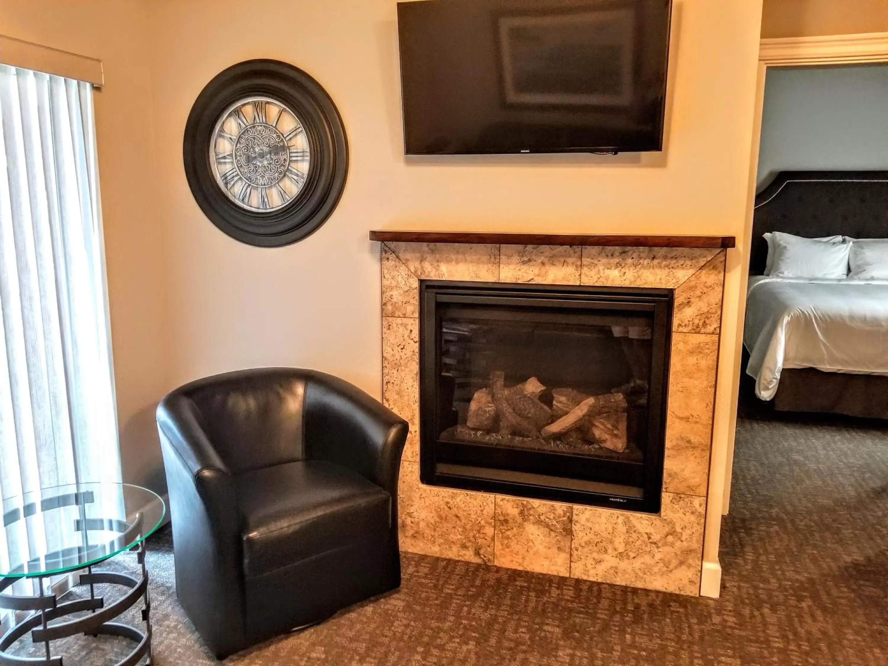 Seating Area in Resort at Eagle Point Golf Club Lodging