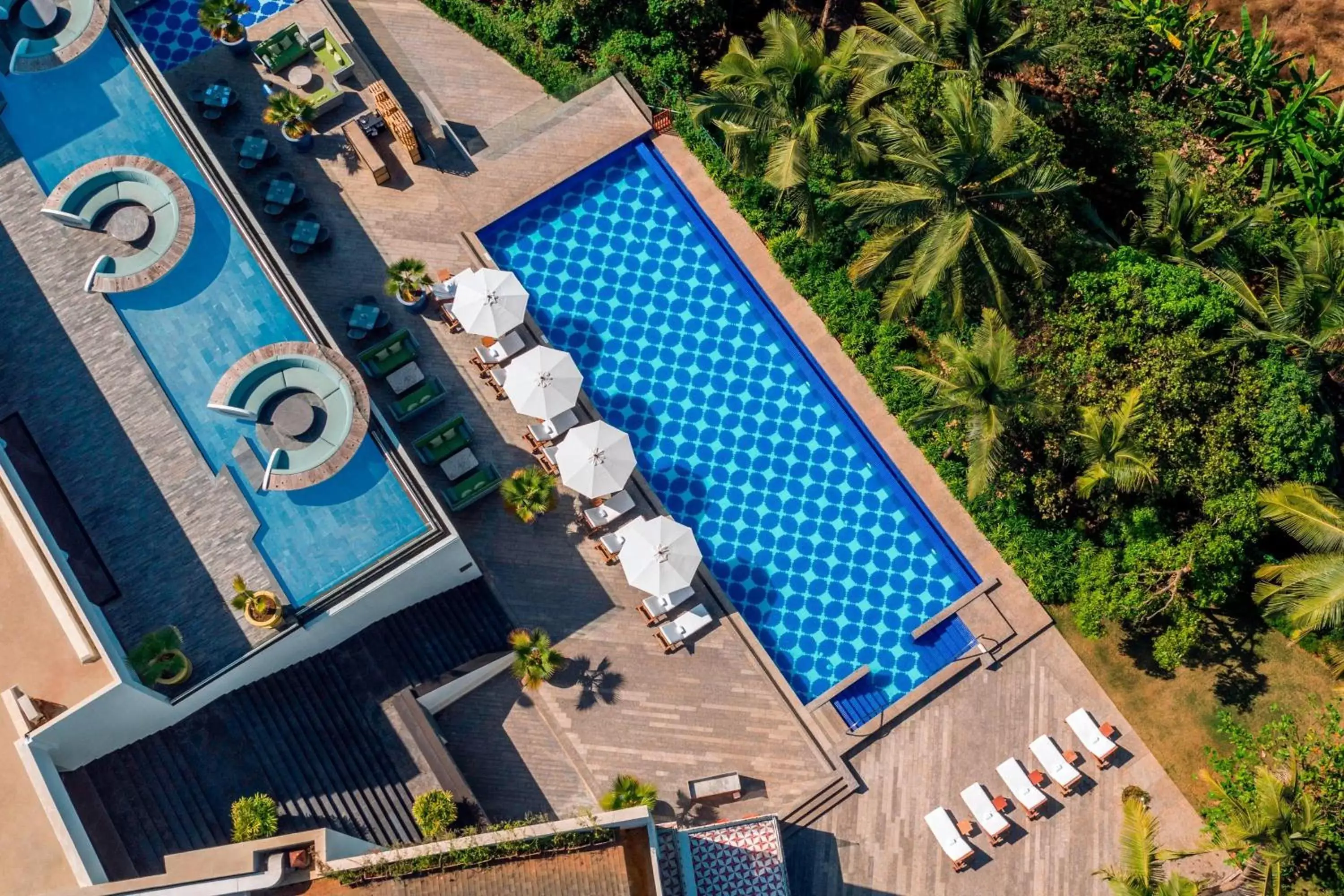 Area and facilities, Pool View in W Goa