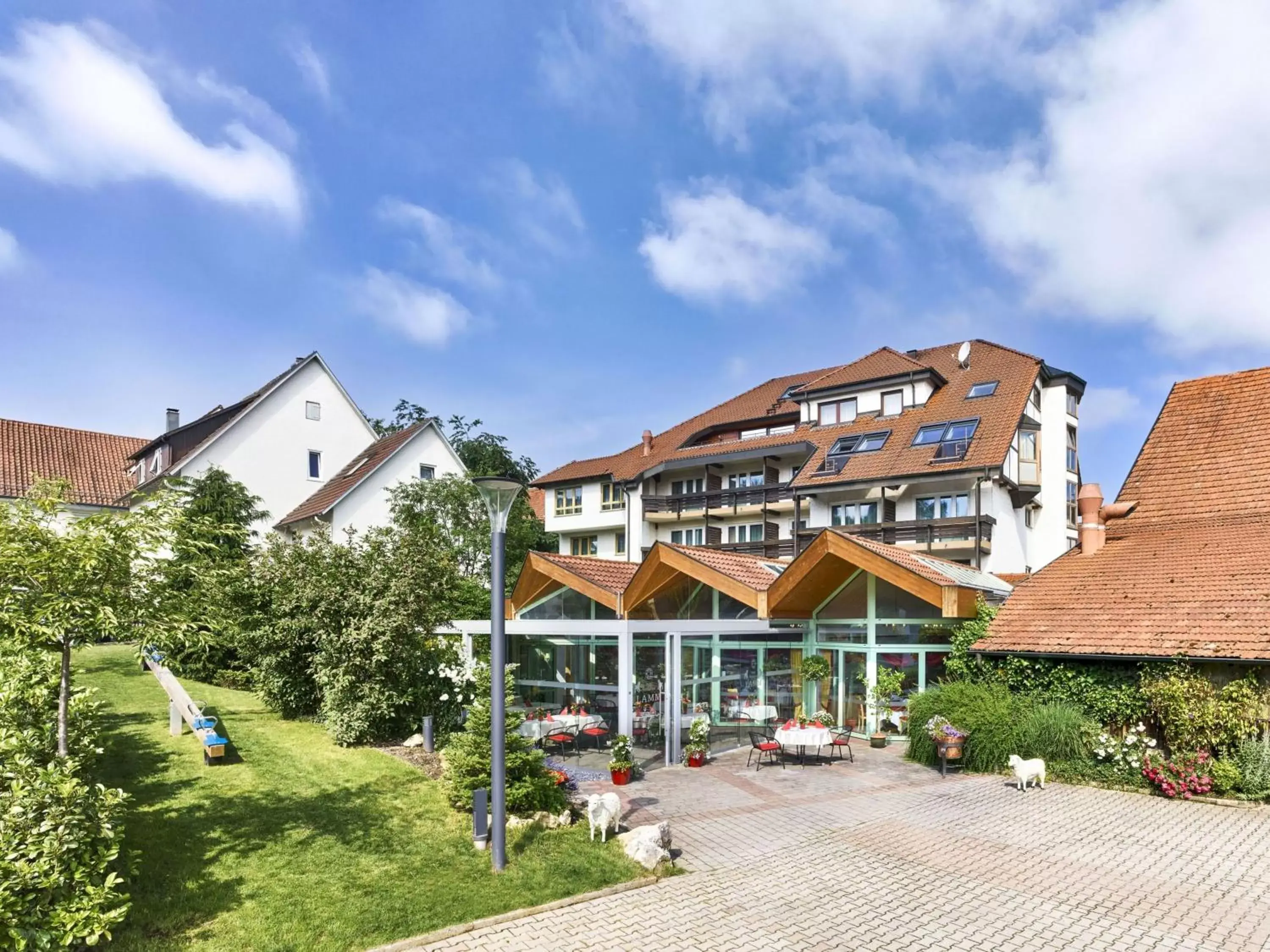 Facade/entrance, Property Building in Hotel Lamm