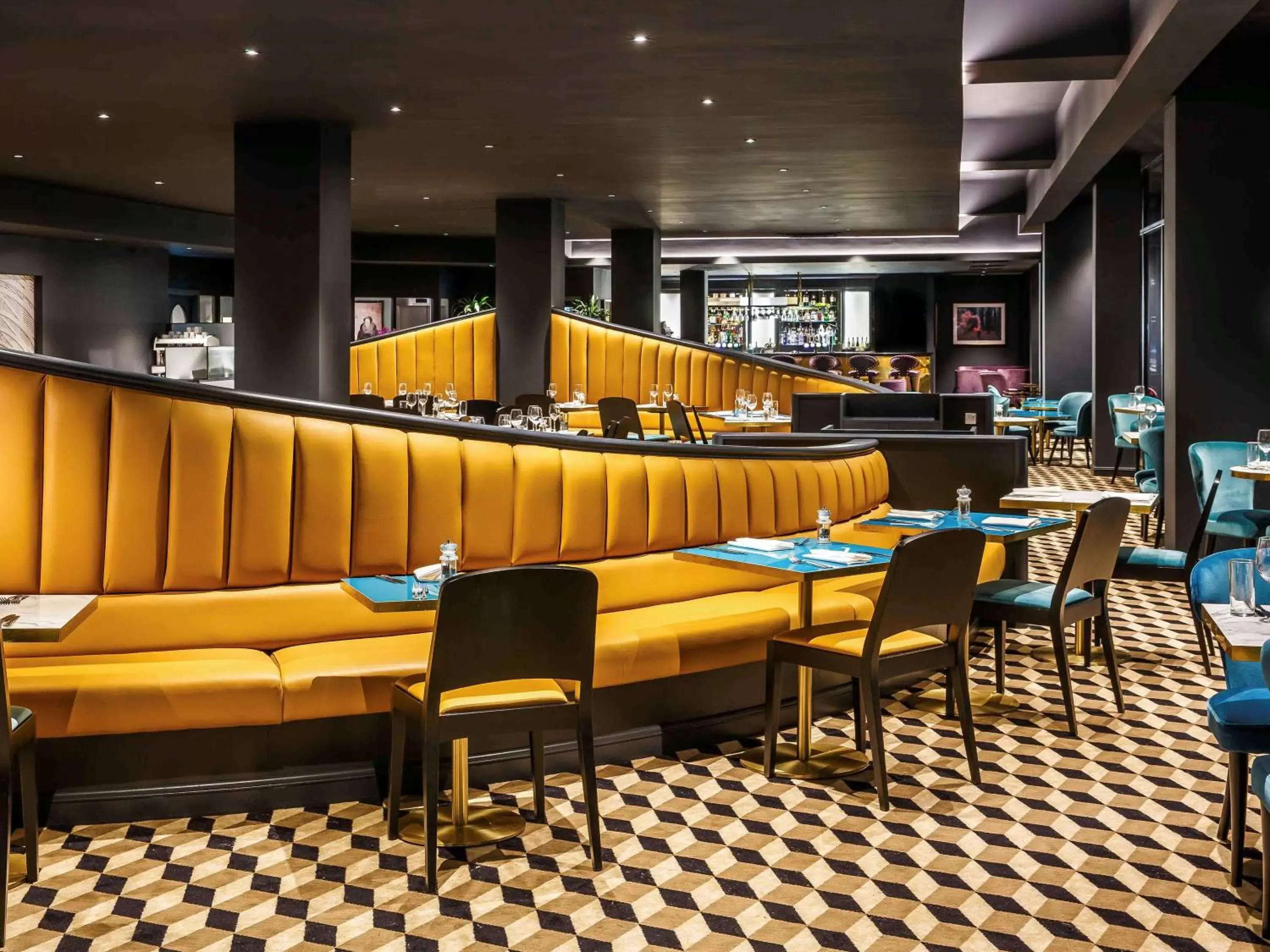 Restaurant/places to eat, Lounge/Bar in Mercure Edinburgh City - Princes Street Hotel