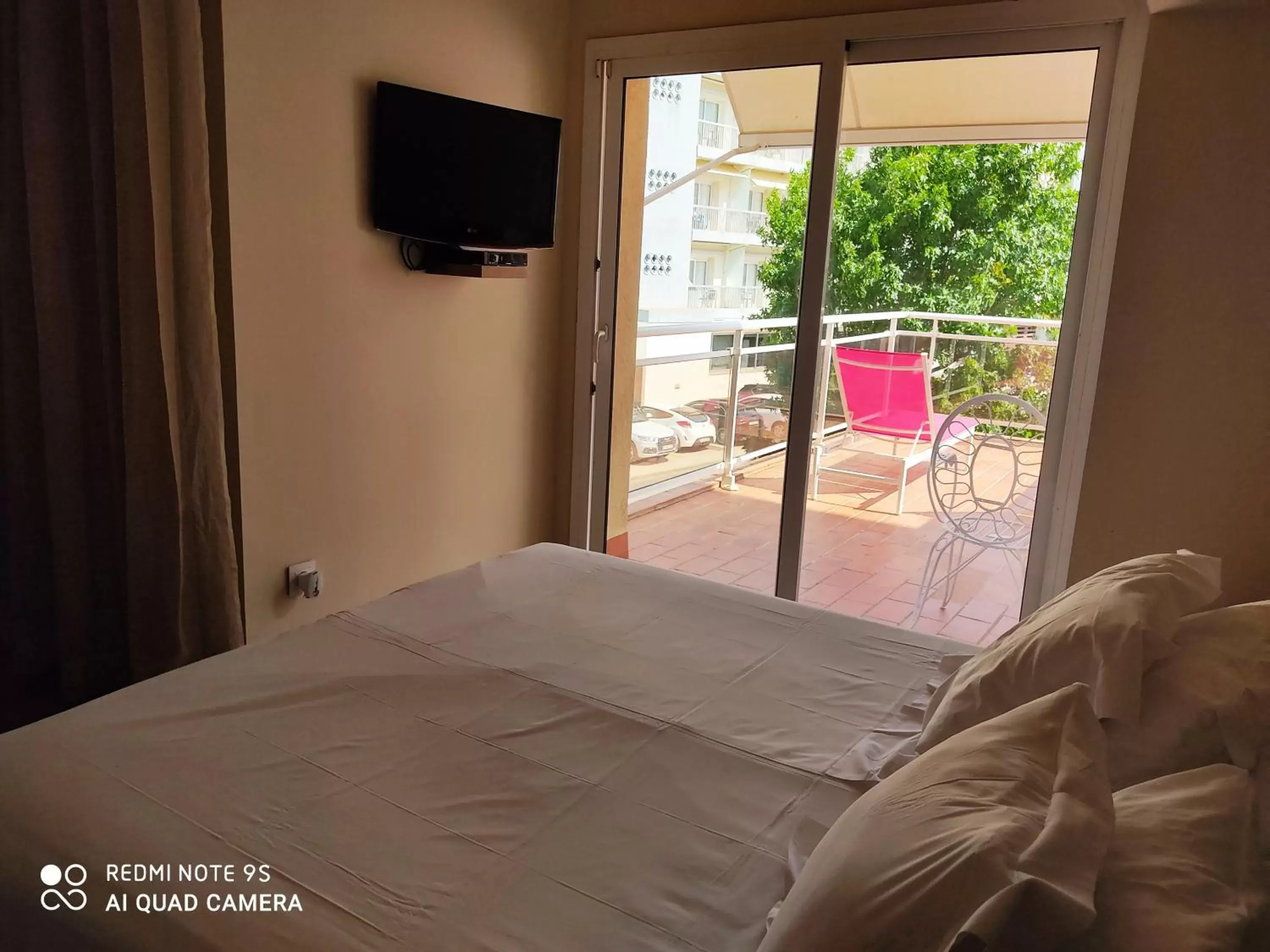 Balcony/Terrace, Bed in HOTEL & APARTAMENTS THALASSA Sport & Spa