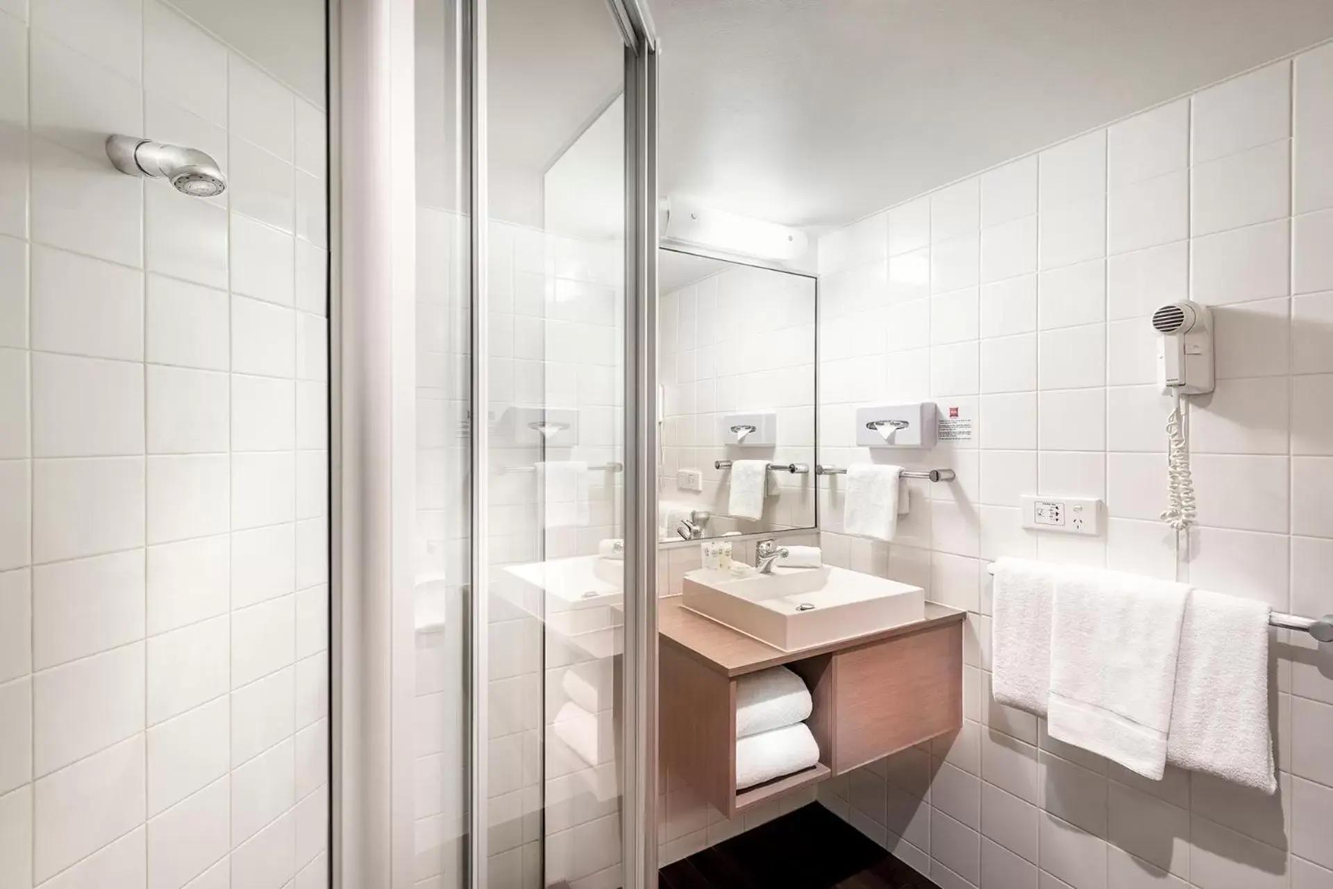 Shower, Bathroom in ibis Melbourne Hotel and Apartments