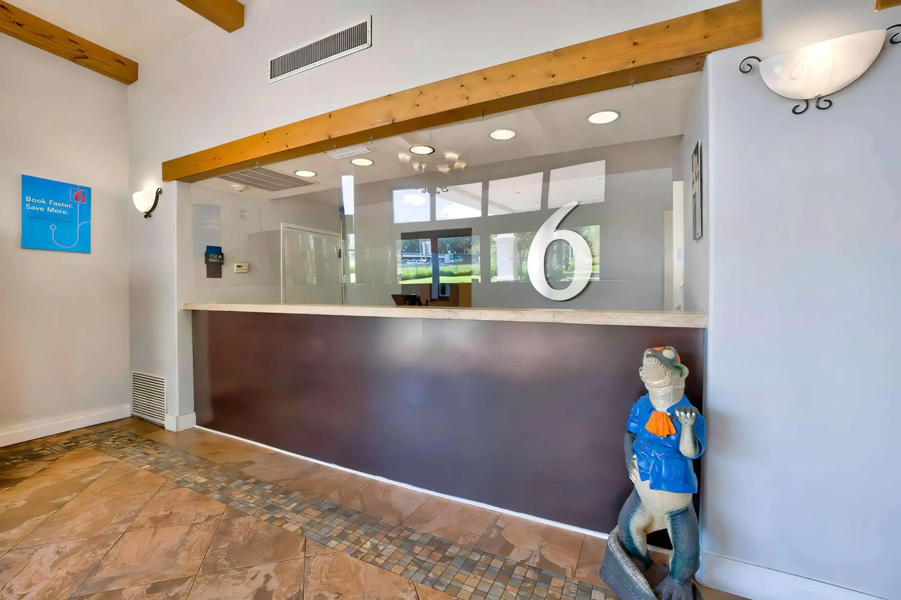 Lobby or reception in Studio 6 Gainesville, Fl Lobby or reception in Studio 6 Gainesville, Fl