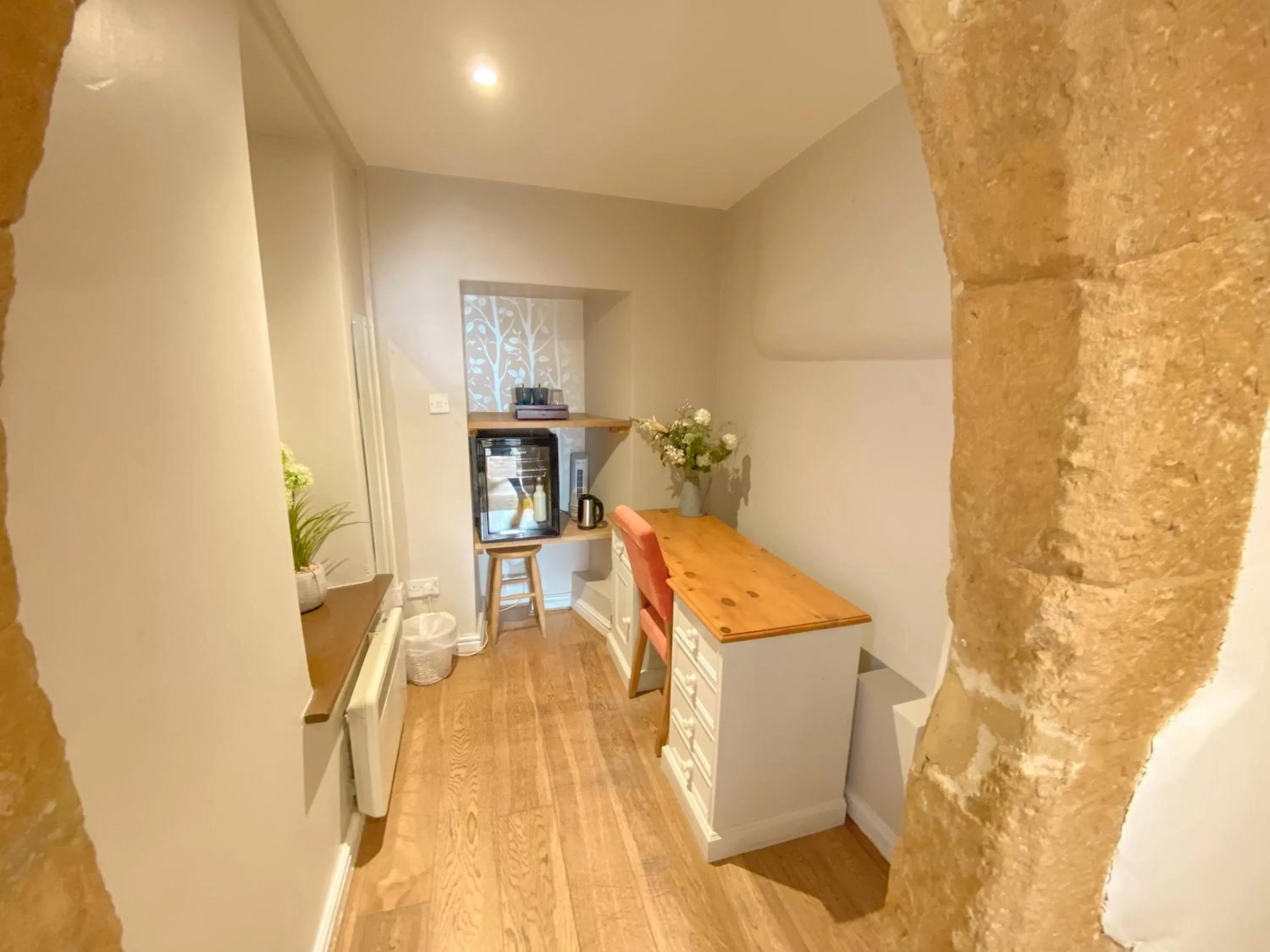 Small Double Room in Castle At Edgehill