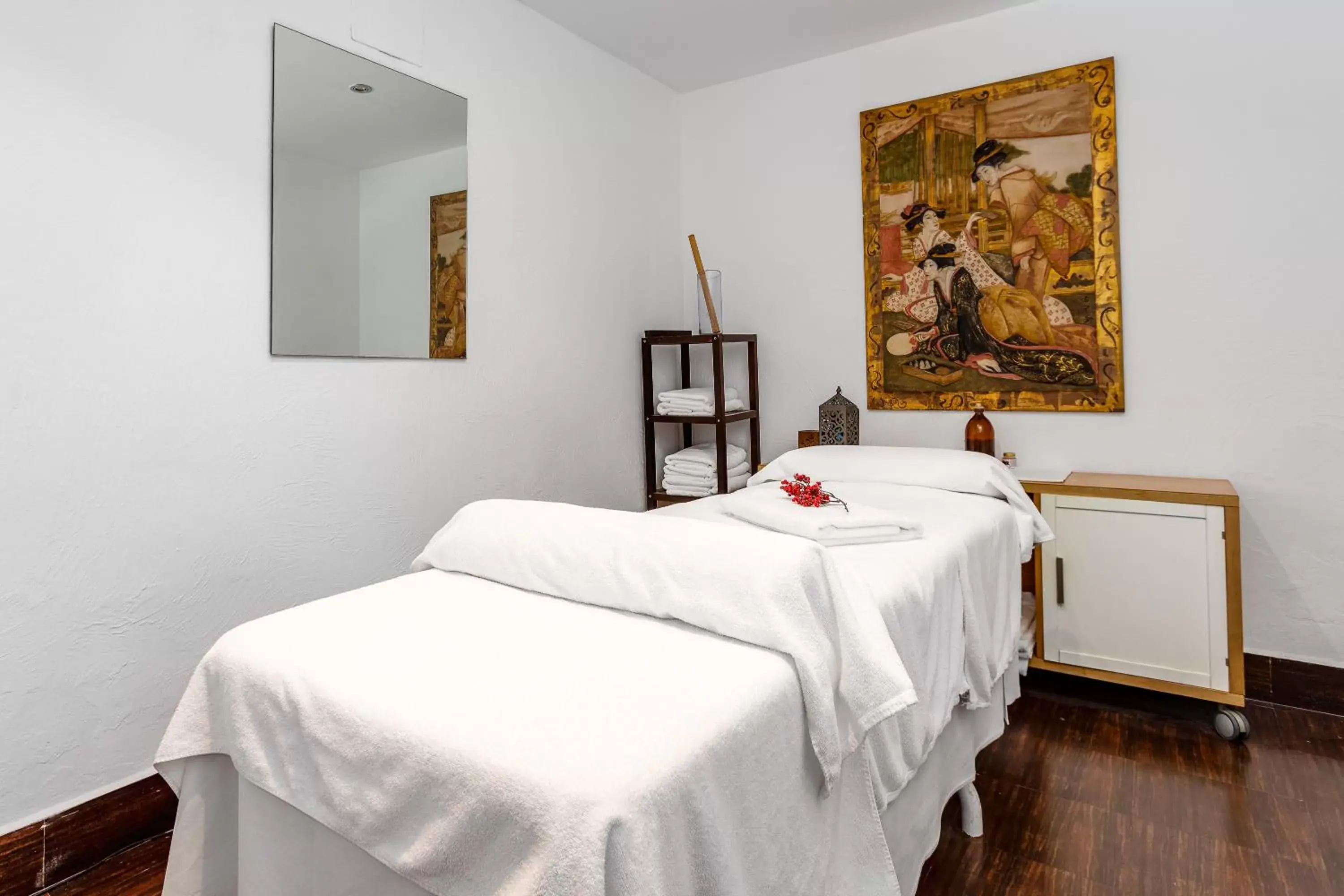 Massage, Bed in Daniya Denia Spa & Business 4* Massage, Bed in Daniya Denia Spa & Business 4*