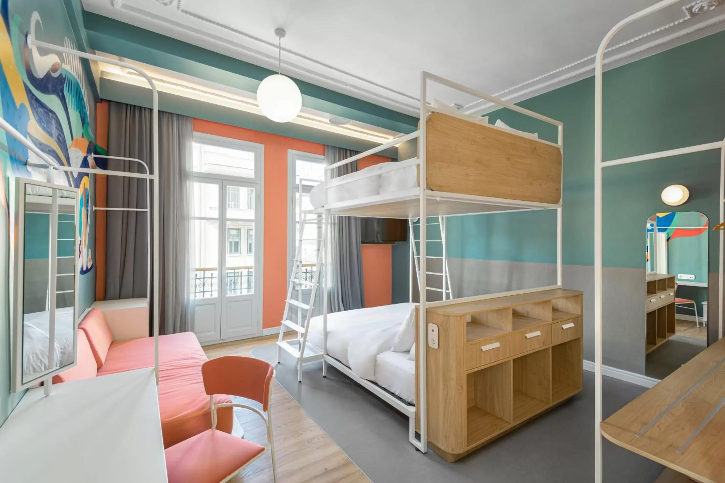 Bunk Bed in Colors Urban Hotel Thessaloniki