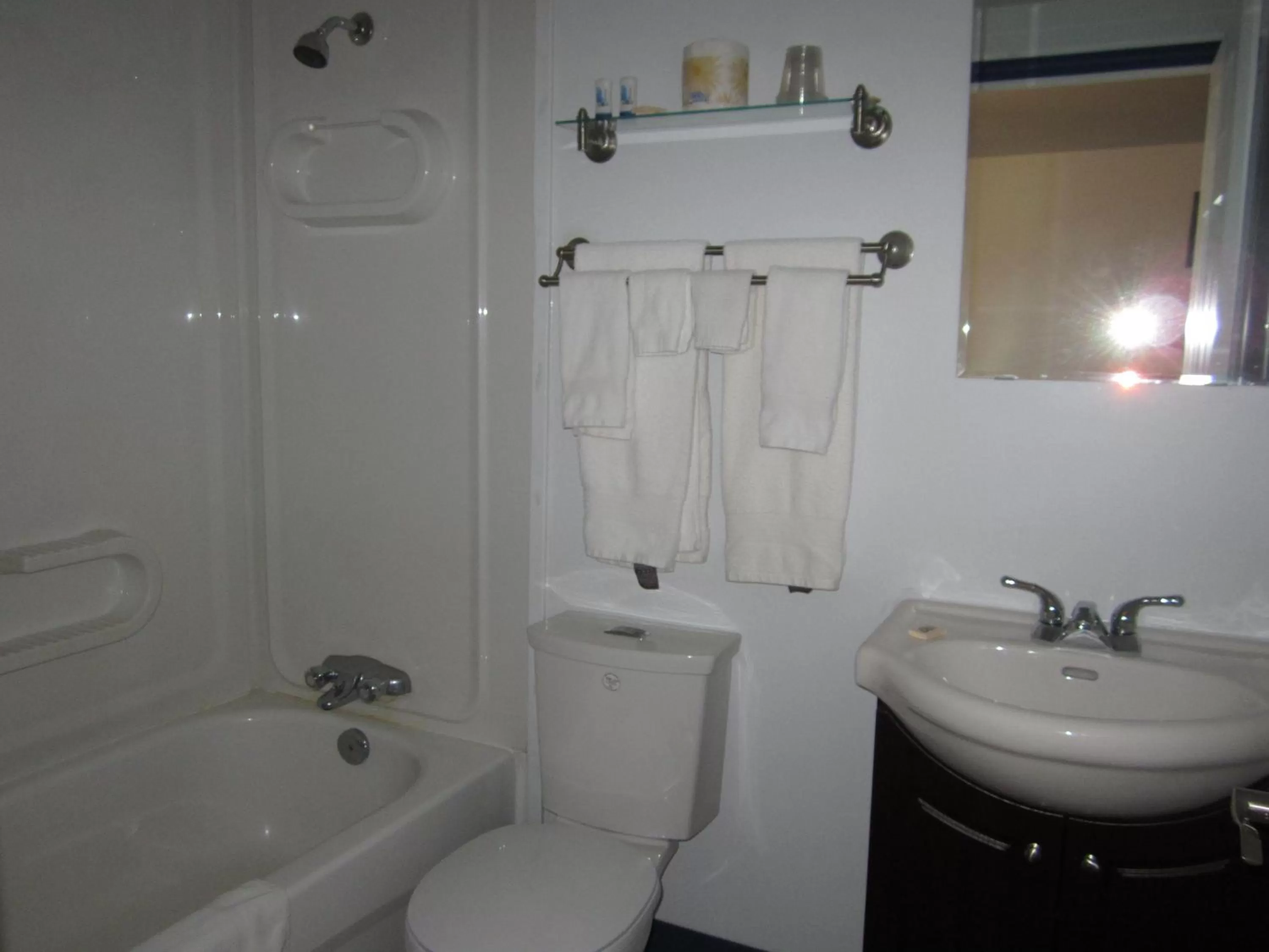 Bathroom in Nisutlin Trading Post Motel