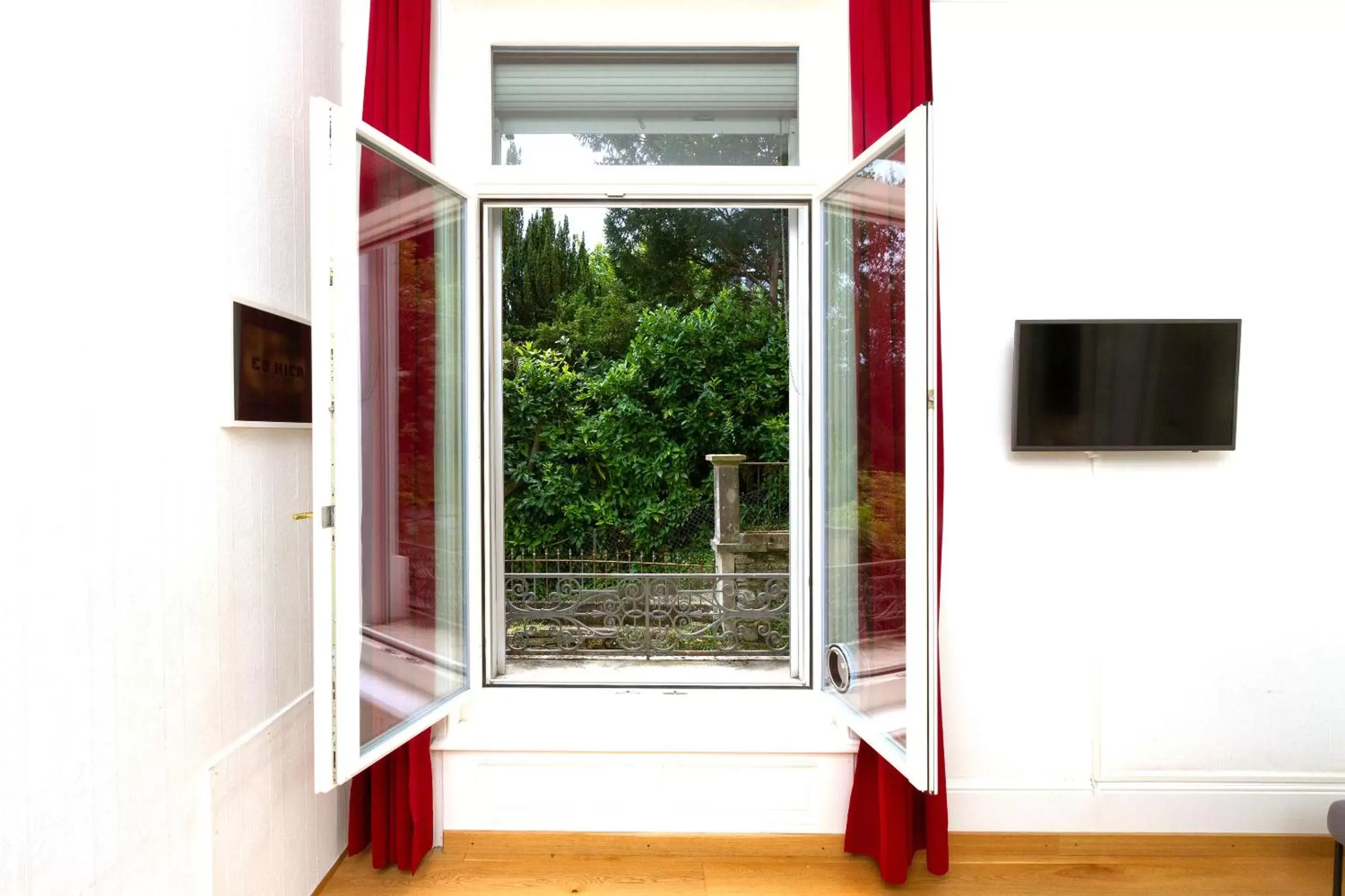 Garden view in Hotel Beau Séjour Lucerne Garden view in Hotel Beau Séjour Lucerne