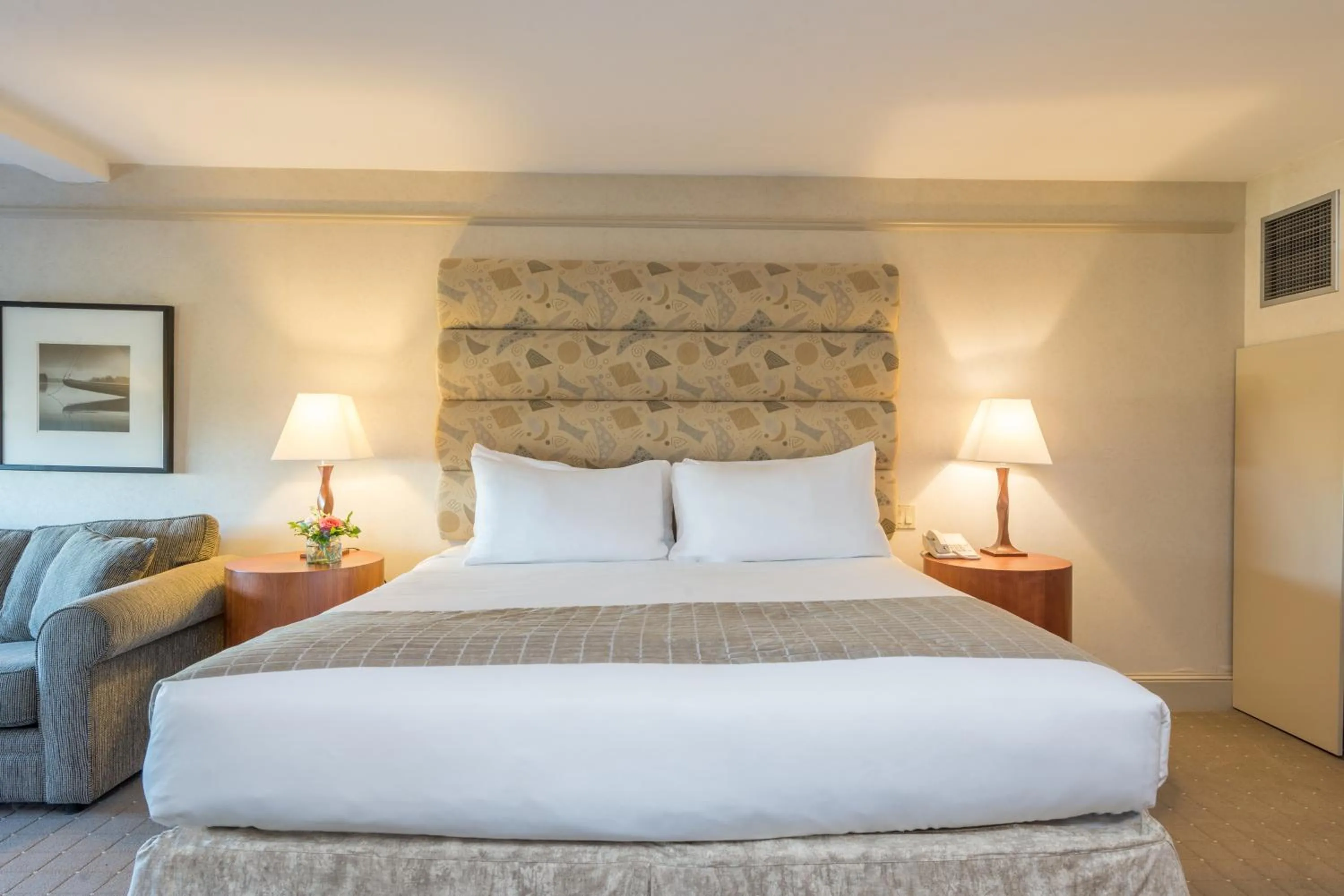 Bed in Breakwater Inn