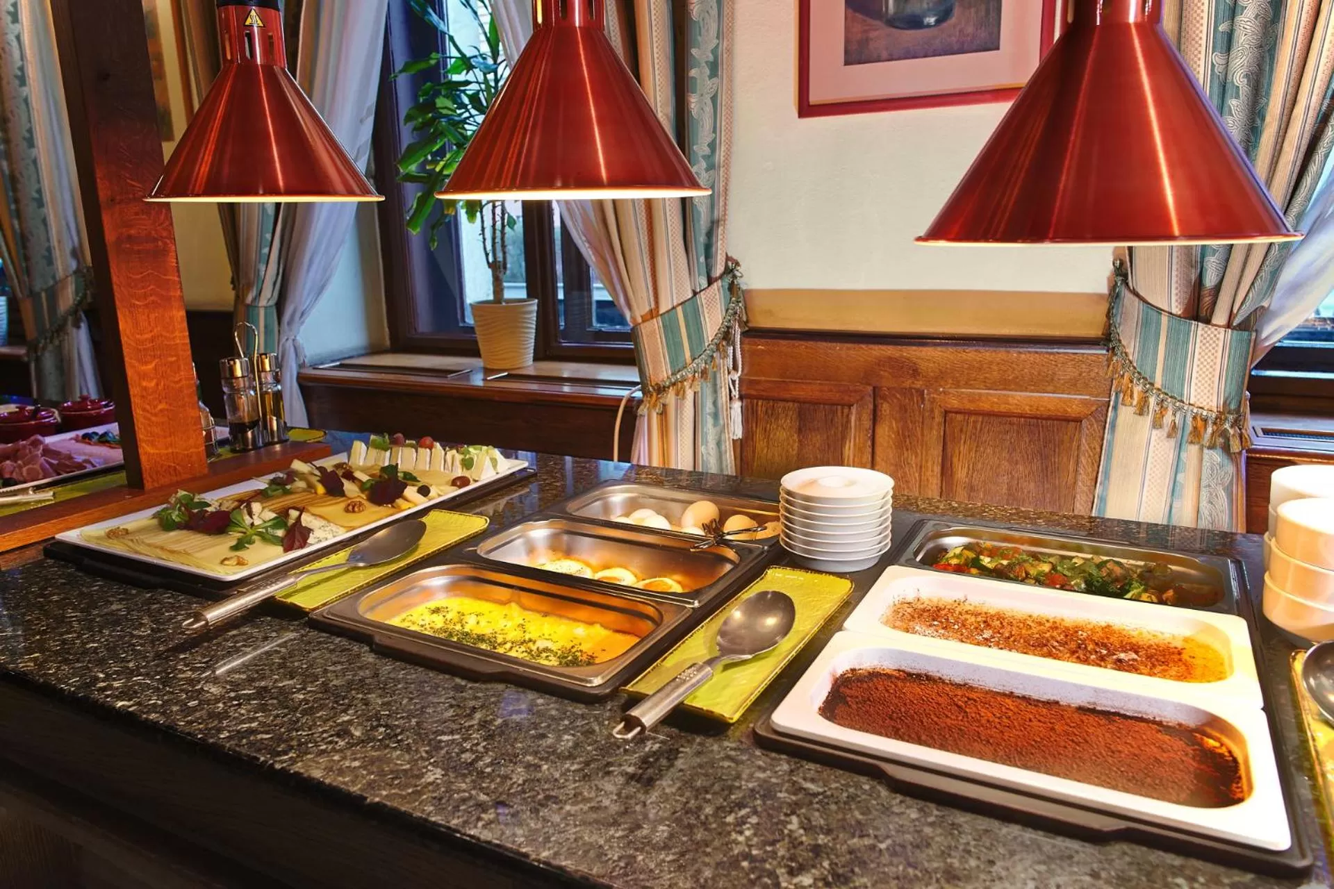 Breakfast in Green Garden Hotel